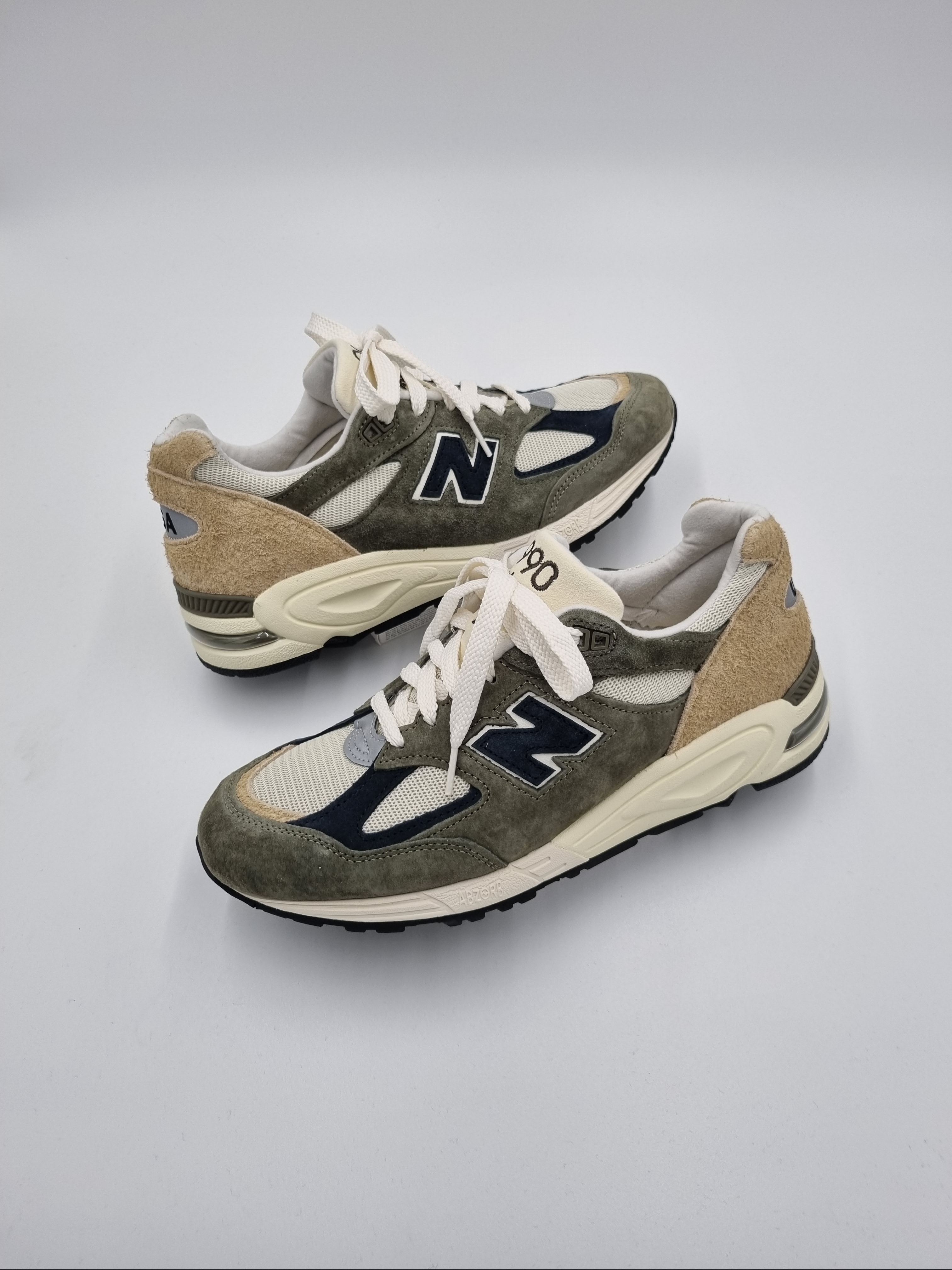 New Balance 990v2 Made in USA Grey Tan 착용 스타일