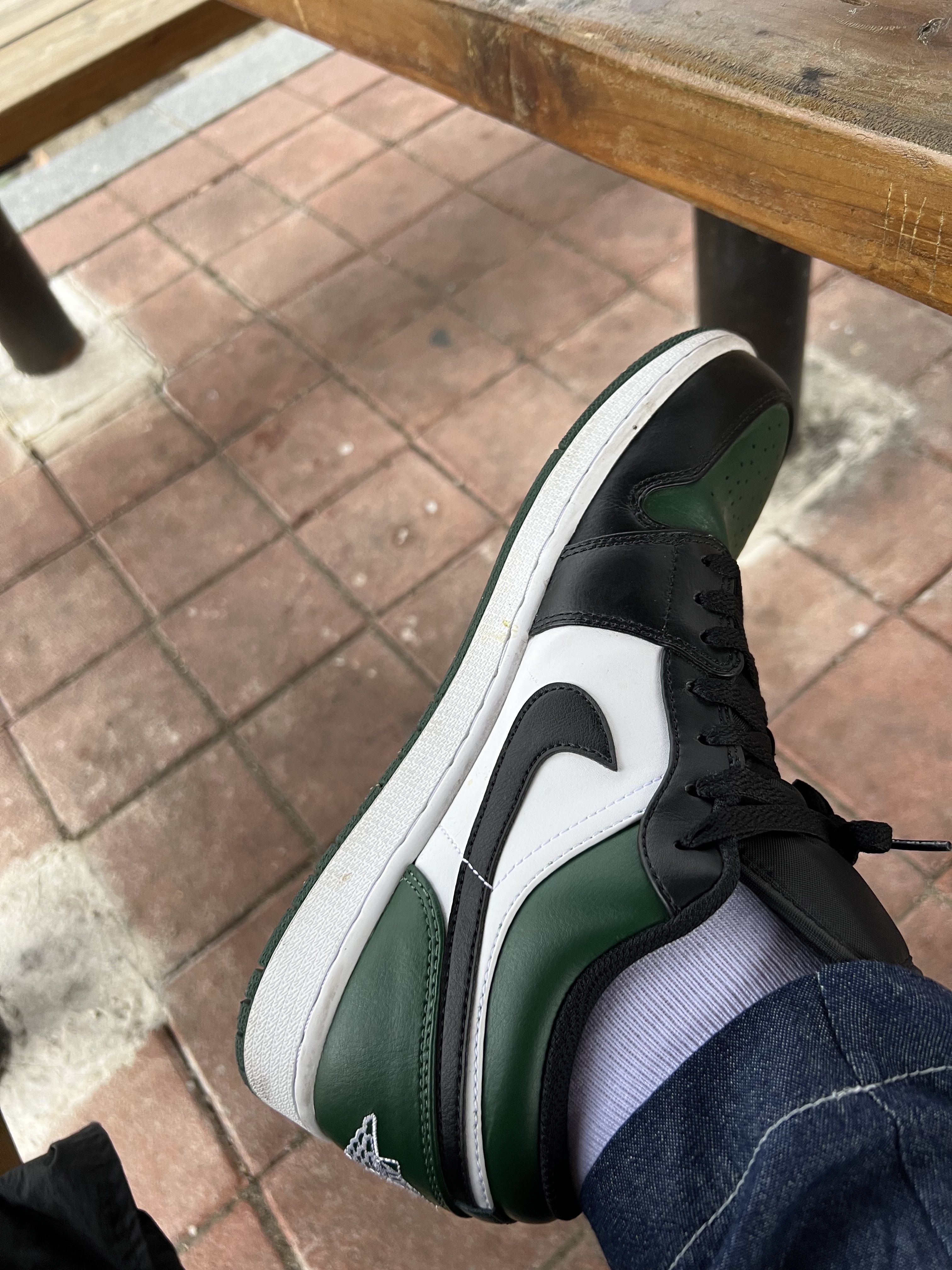 Jordan 1 Low Green Toe 착용 스타일