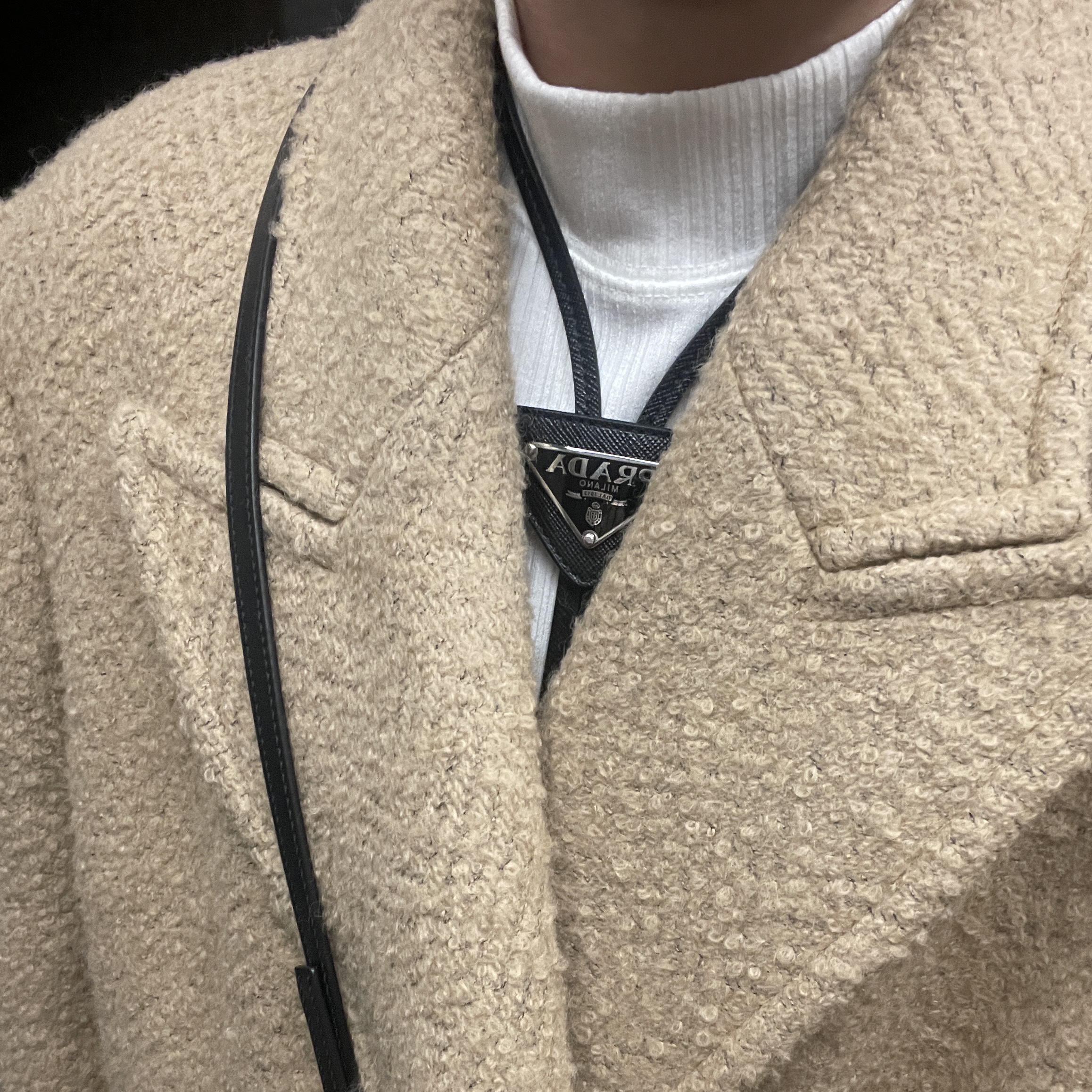Prada Saffiano Leather Bolo Tie Black 착용 스타일