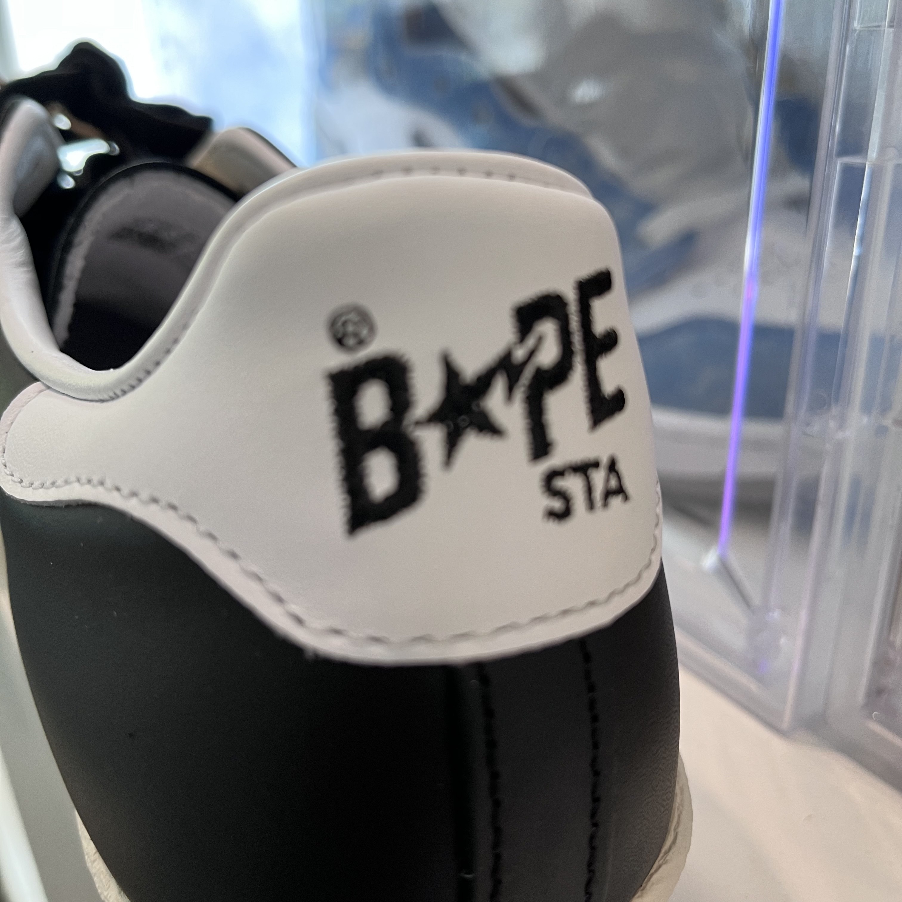 Adidas x BAPE Superstar 80s Core Black Off White 착용 스타일 - 1