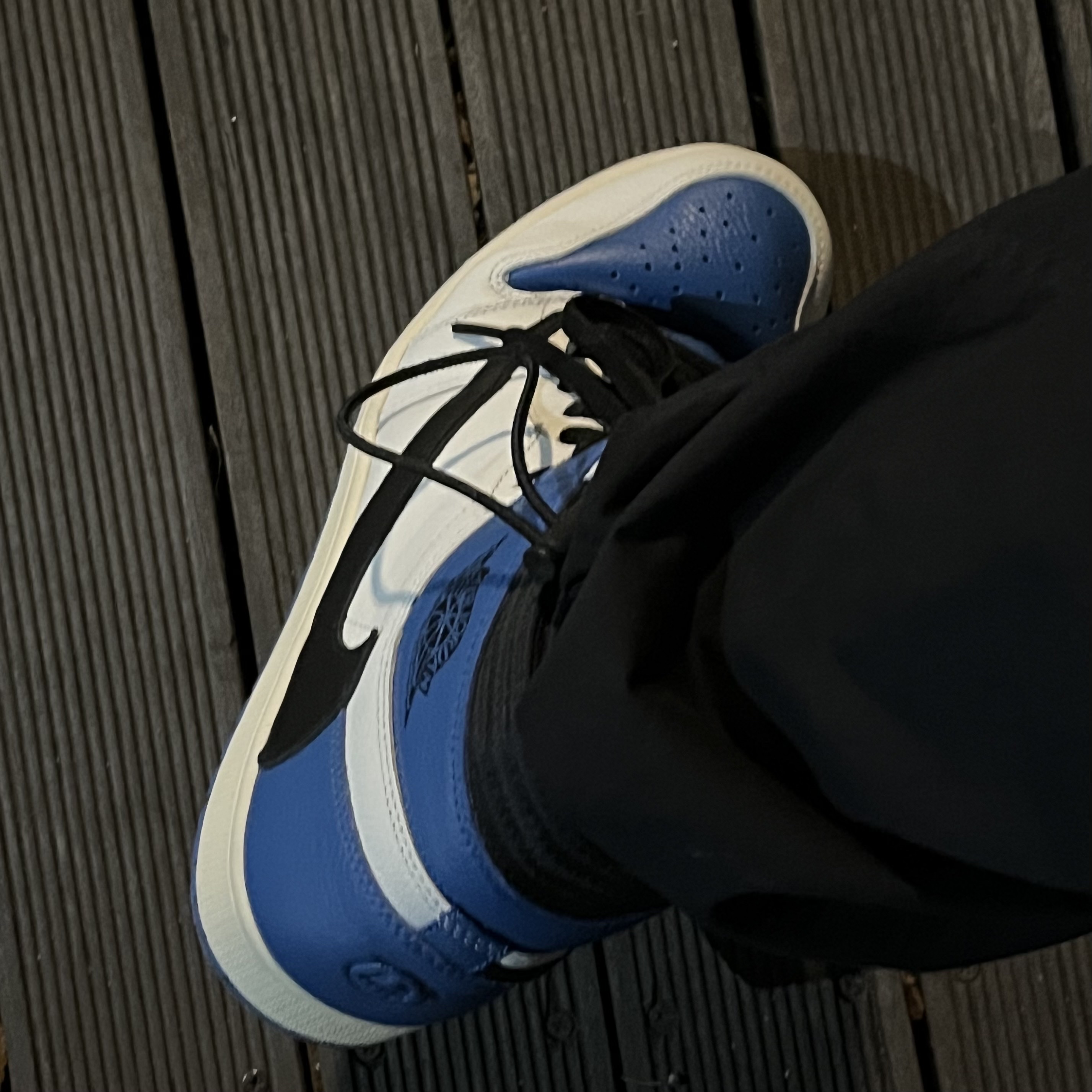 Jordan 1 x Travis Scott x Fragment Retro High OG SP Military Blue 착용 스타일 - 2