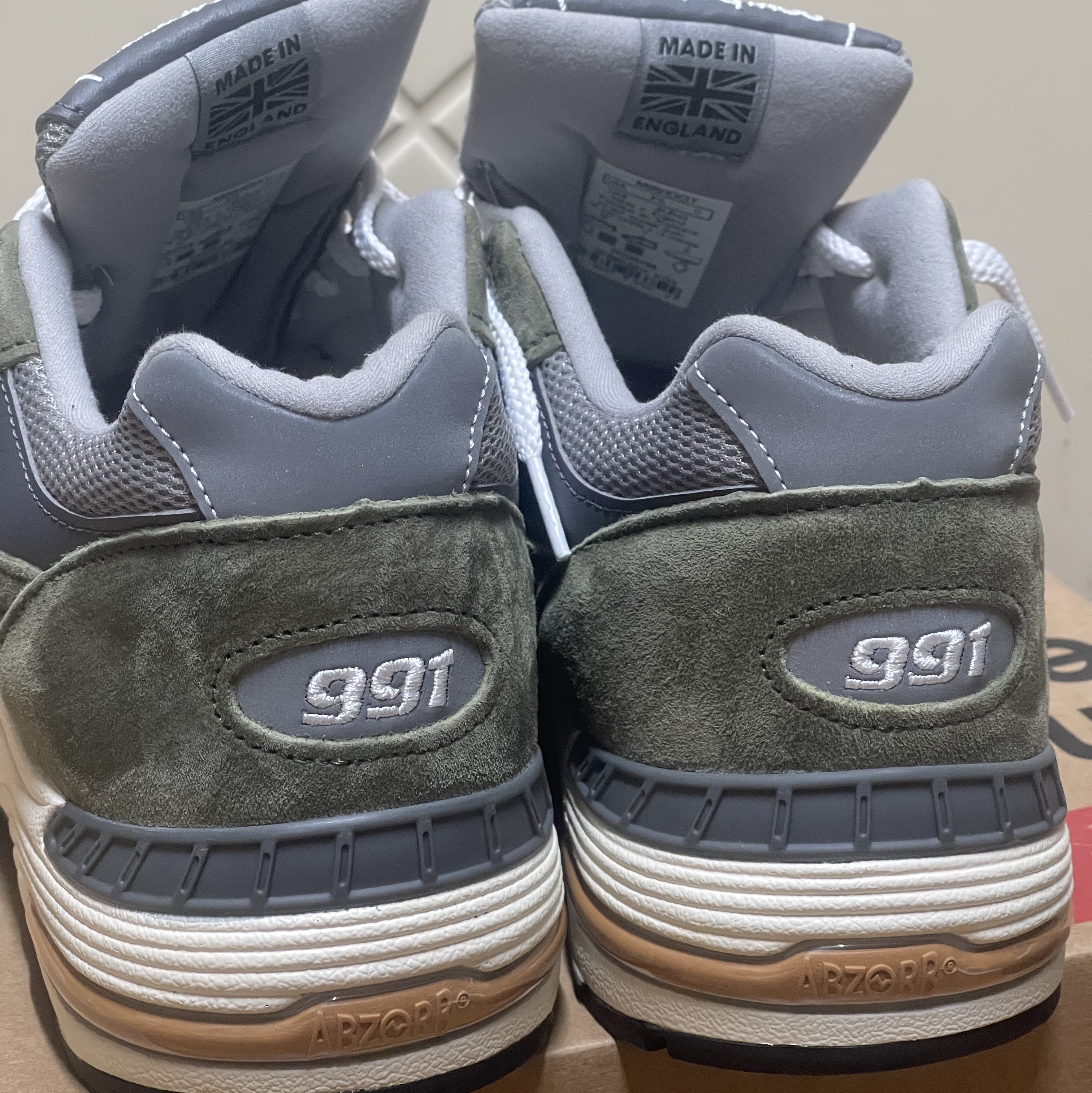 New Balance 991 Made in UK Green Grey 착용 스타일