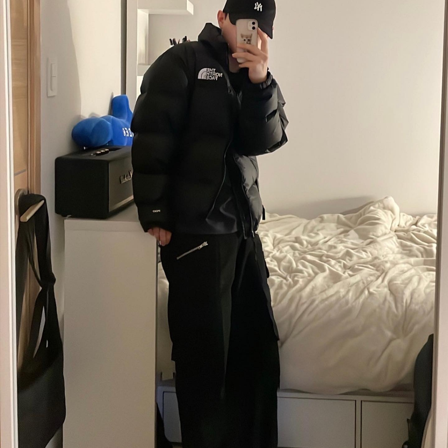 The North Face 1996 Retro Nuptse Down Jacket TNF Black, The North Face 1996 Eco Nuptse Jacket Black 착용 스타일 - 4