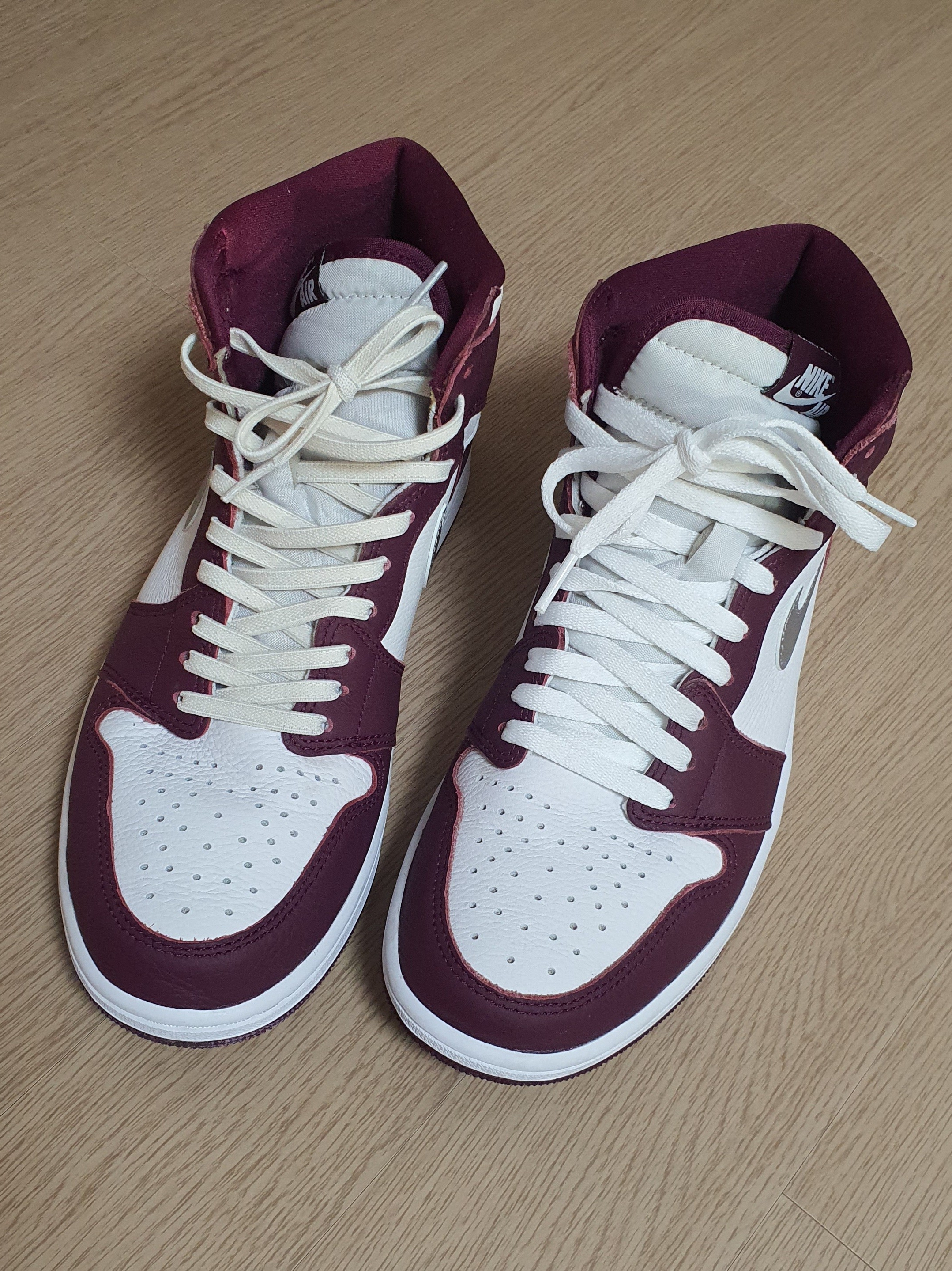 Jordan 1 Retro High OG Bordeaux 착용 스타일 - 1
