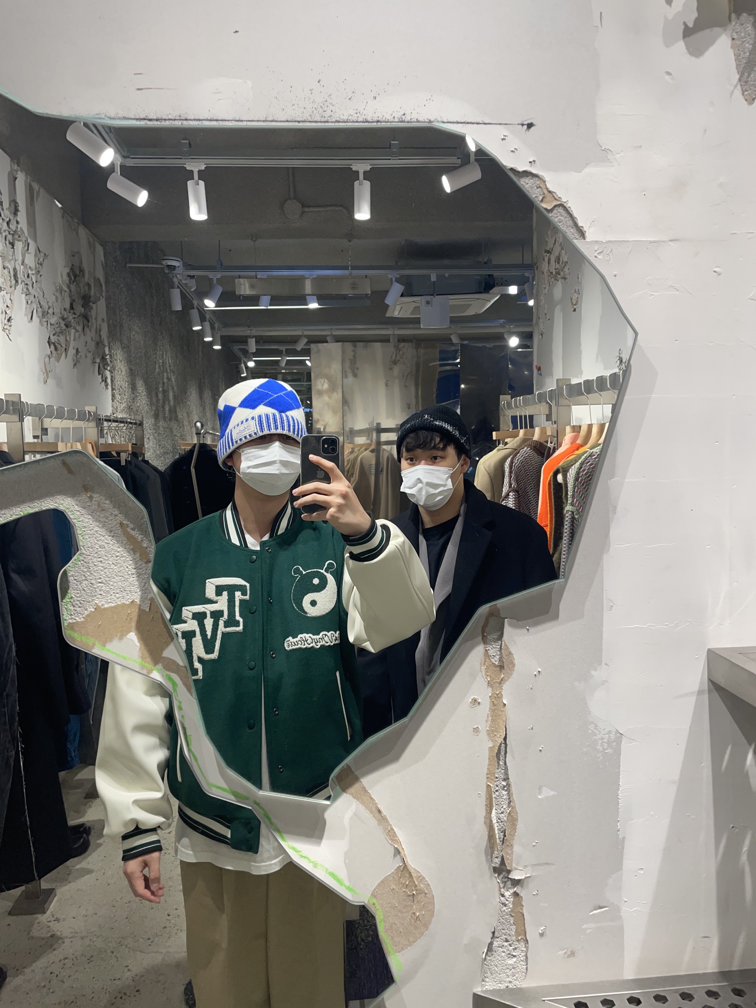 Nike x Supreme Air Force 1 Low White, Stussy x Our Legacy Surfman Pig. Dyed T-Shirt Natural - 21FW 착용 스타일 - 2