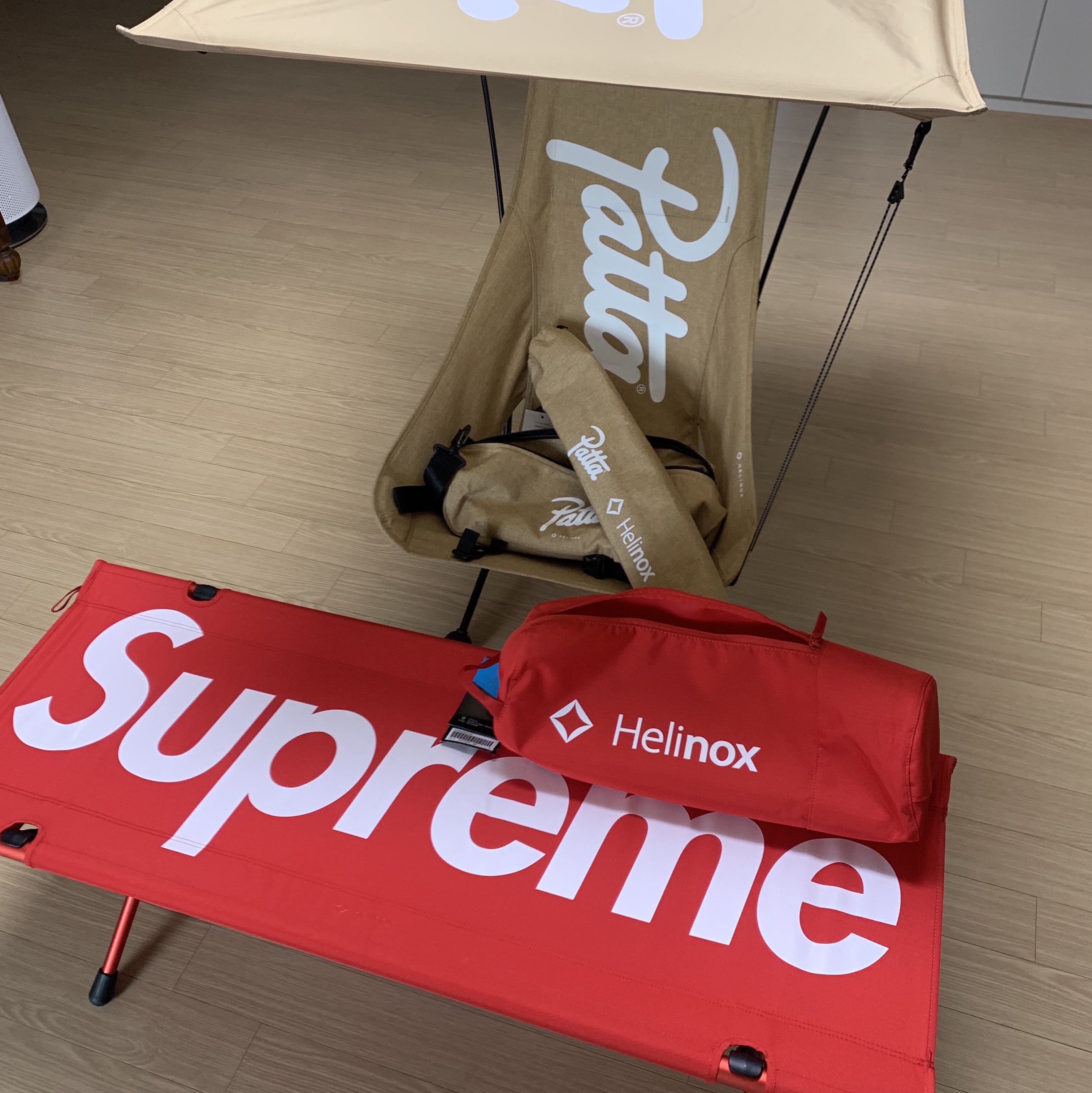 Supreme x Helinox Bench One Red - 22SS, Helinox x Patta Chair 2 & Personal Shade 착용 스타일