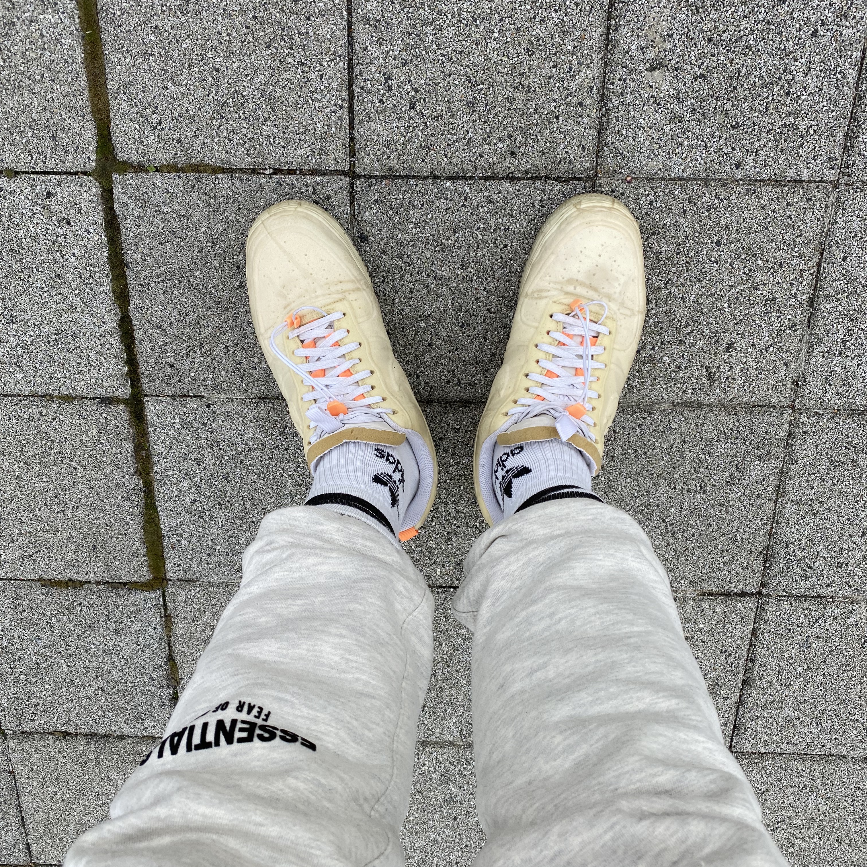 Essentials The Core Collection Sweatpants Light Oatmeal, Nike Air Force 1 Experimental Sail 착용 스타일