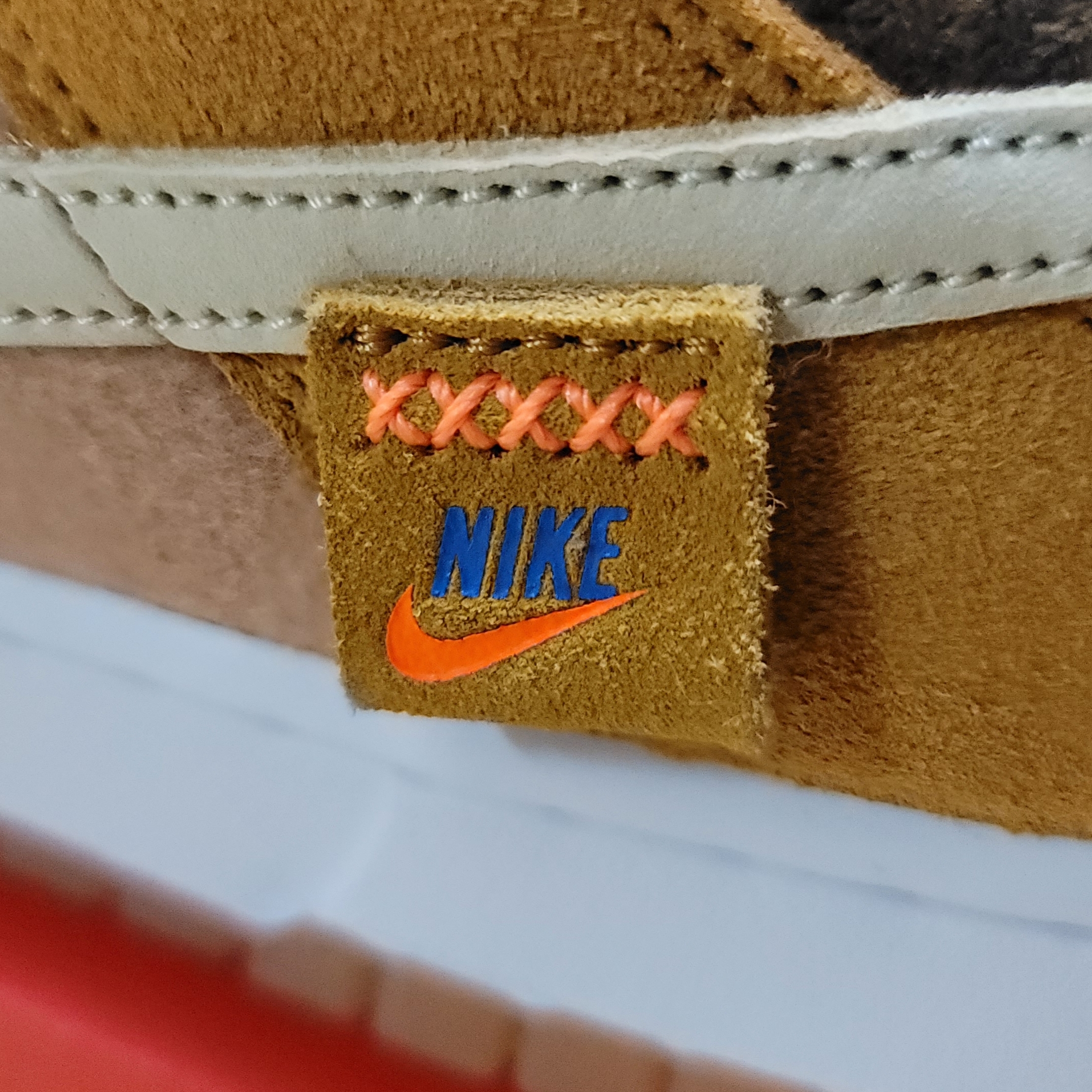 Nike Dunk Low SE Praline Desert Ochre 착용 스타일 - 2