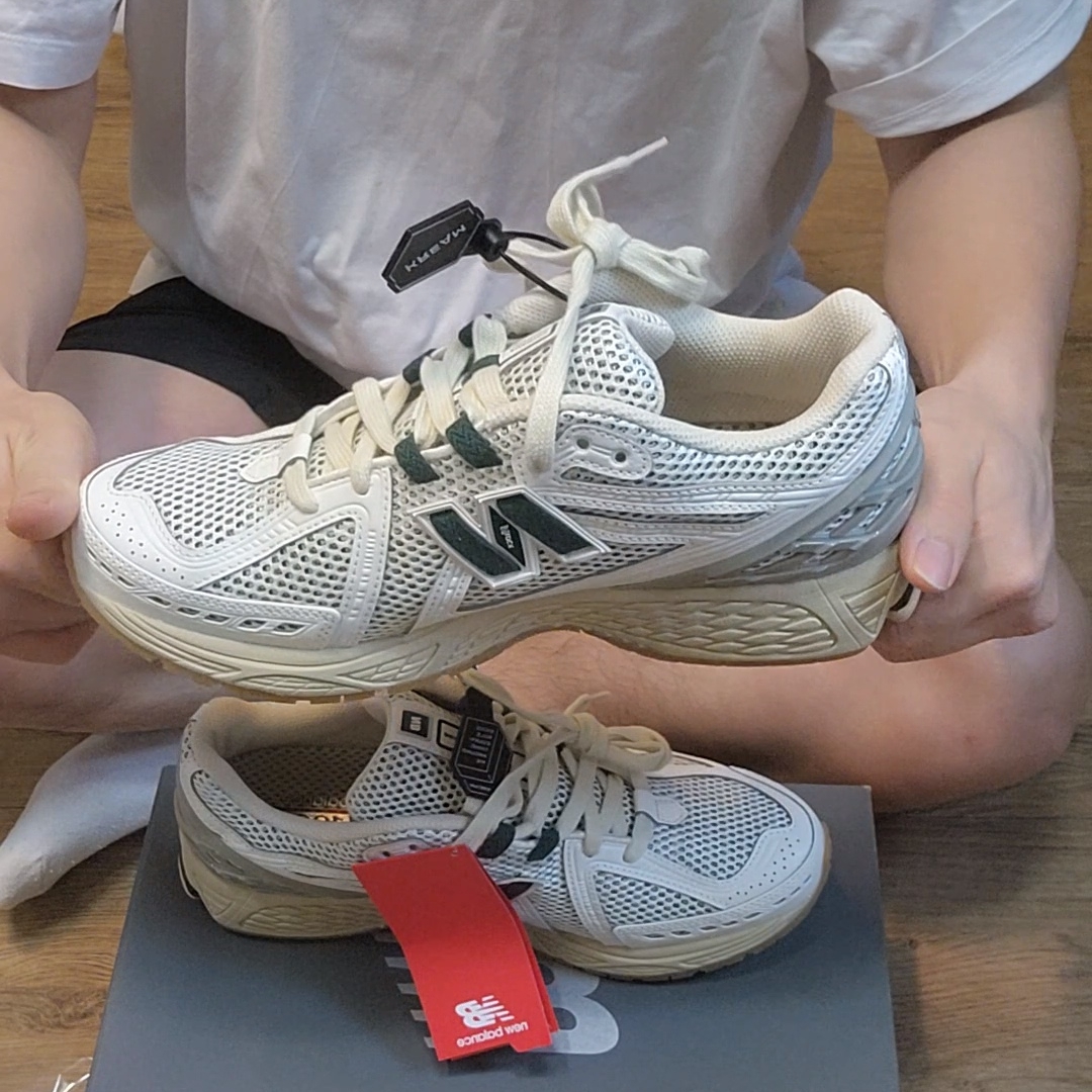 New Balance 1906R Silver Green 착용 스타일