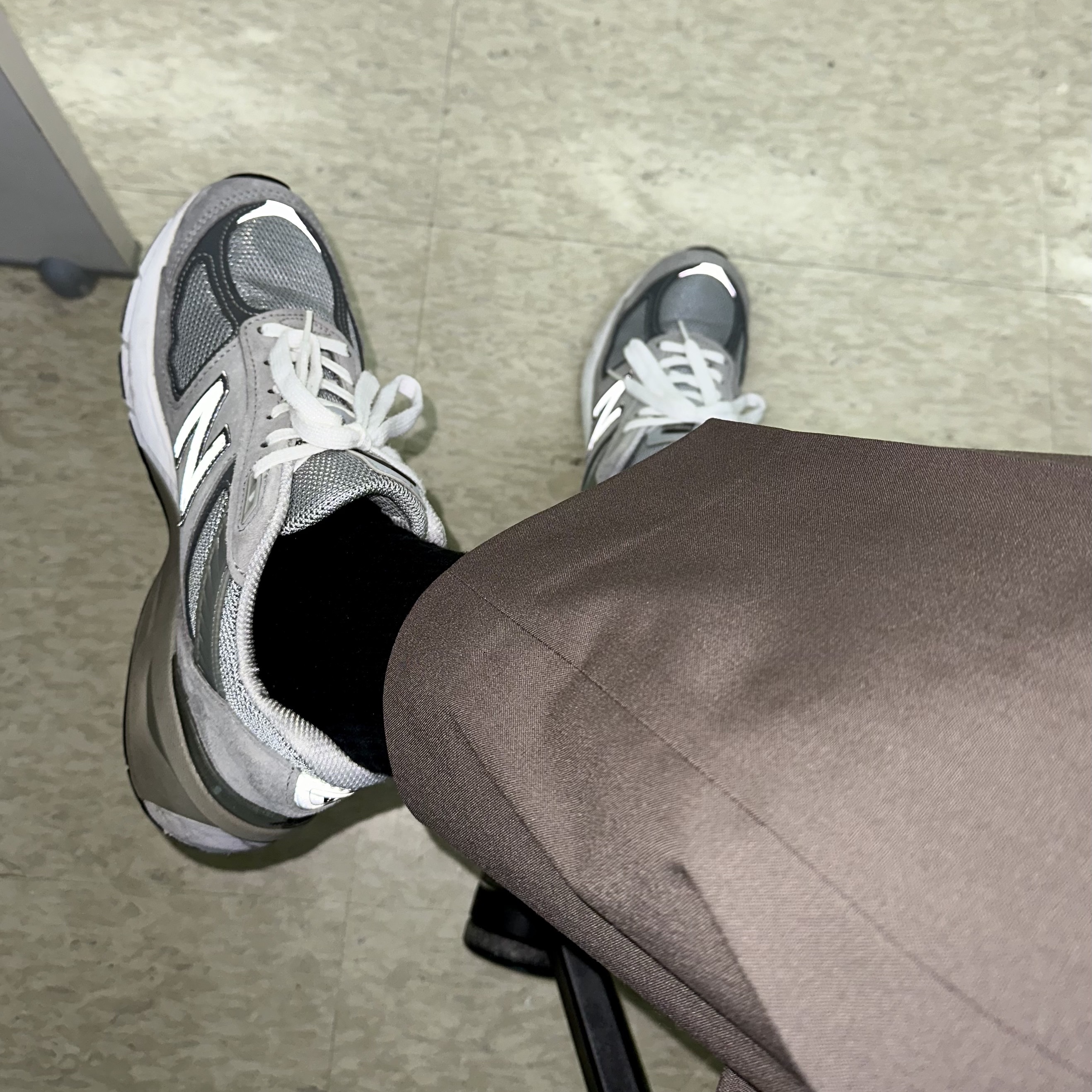 New Balance 990v5 Made in USA Grey - D Standard 착용 스타일