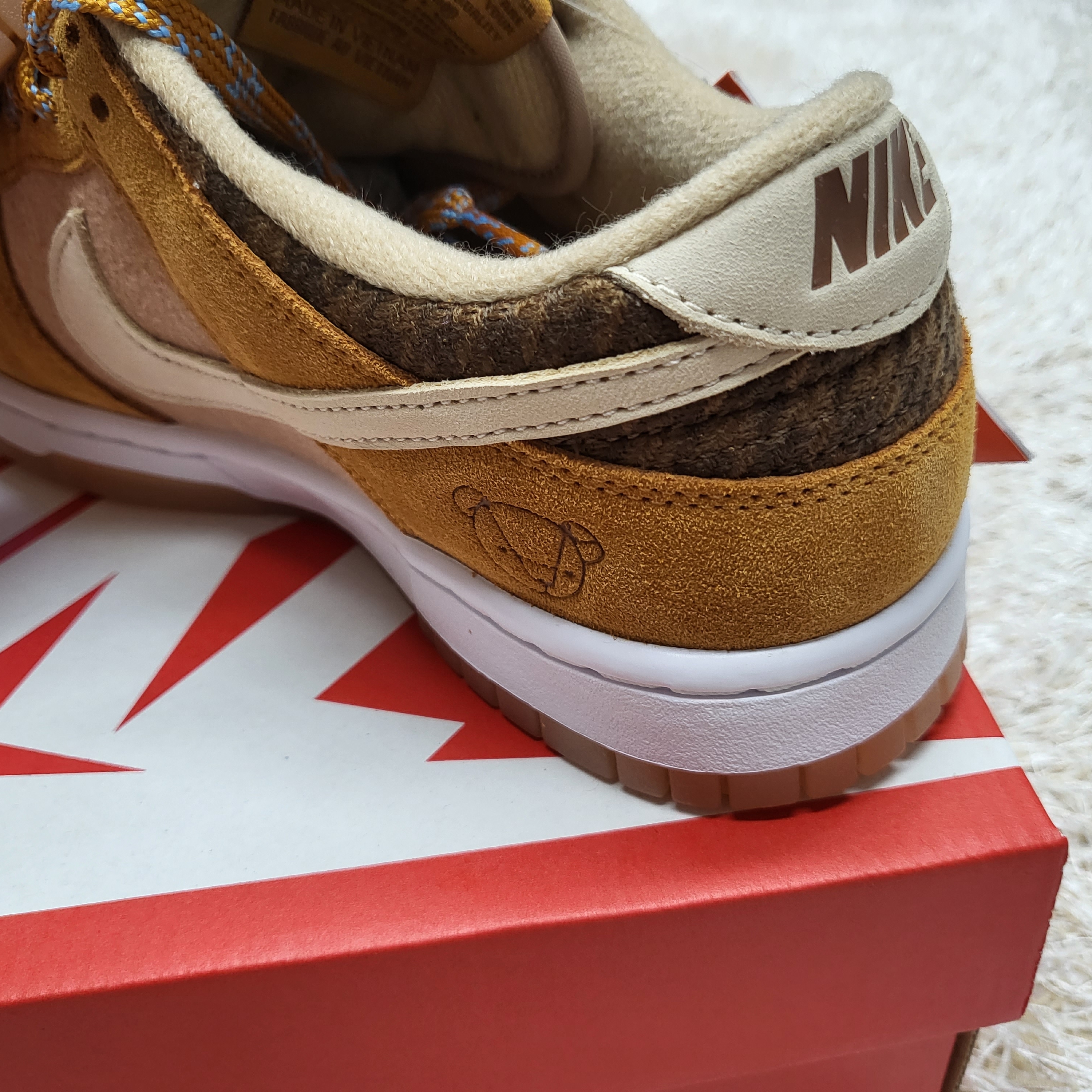 Nike Dunk Low SE Praline Desert Ochre 착용 스타일 - 5
