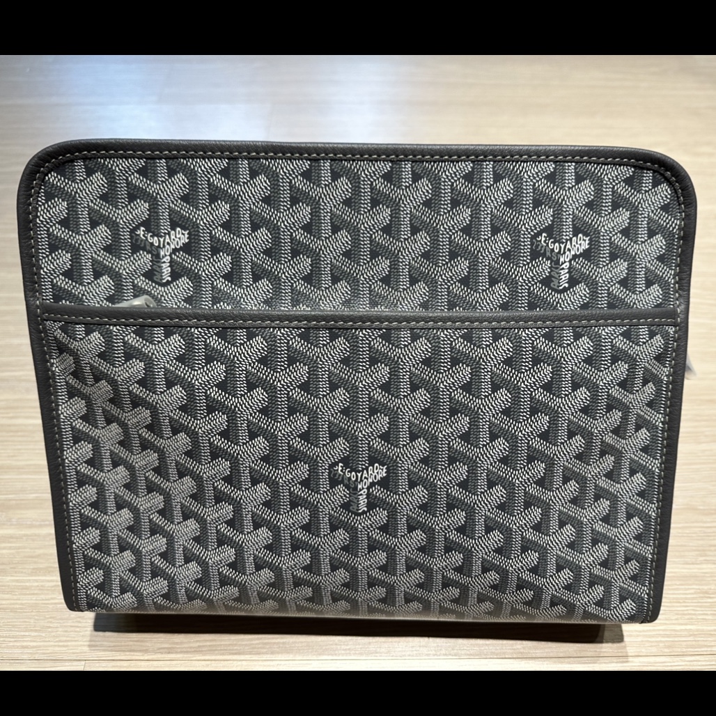 Goyard Jouvence GM Toilet Bag Grey 착용 스타일