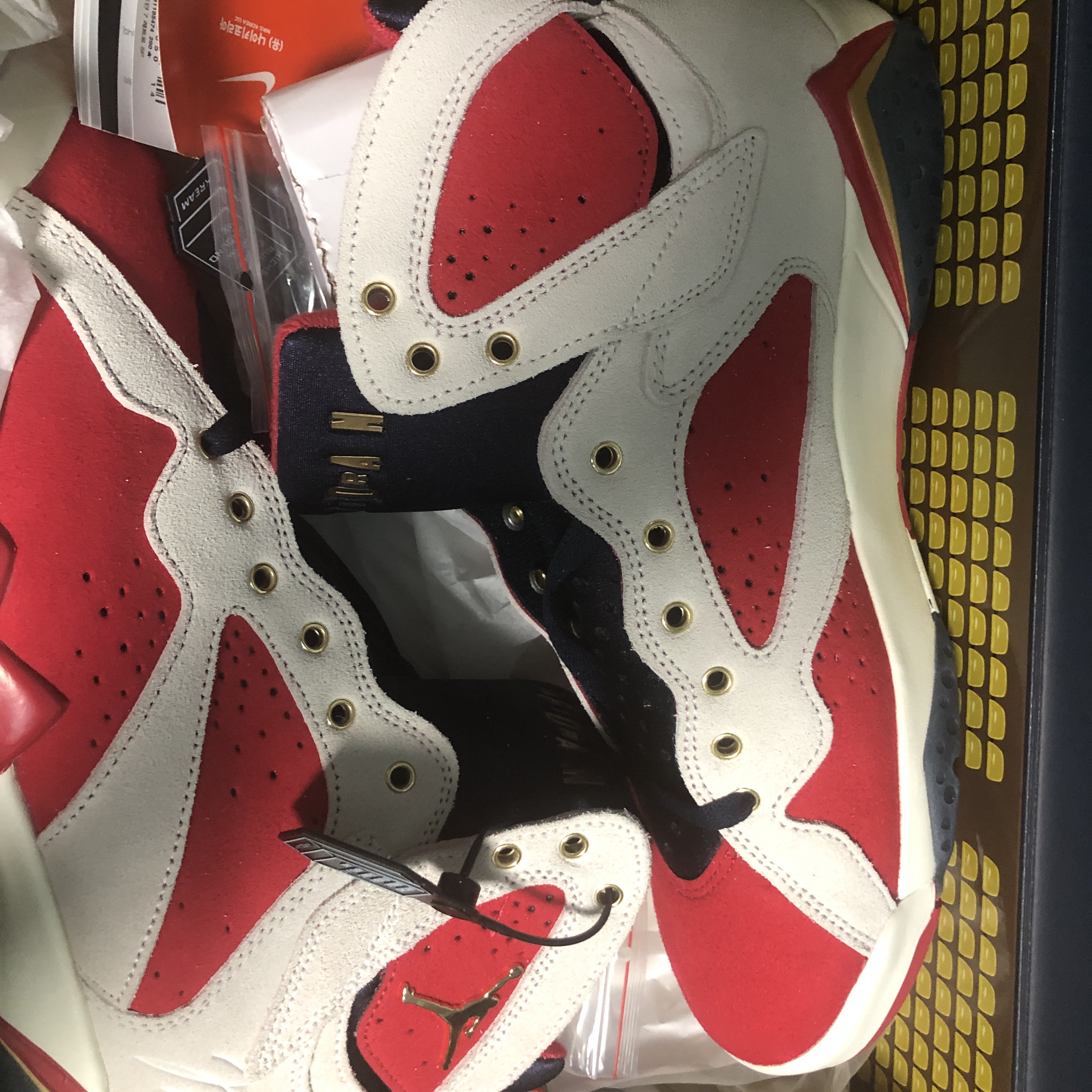 Jordan 7 x Trophy Room Retro SP True Red and Obsidian 착용 스타일