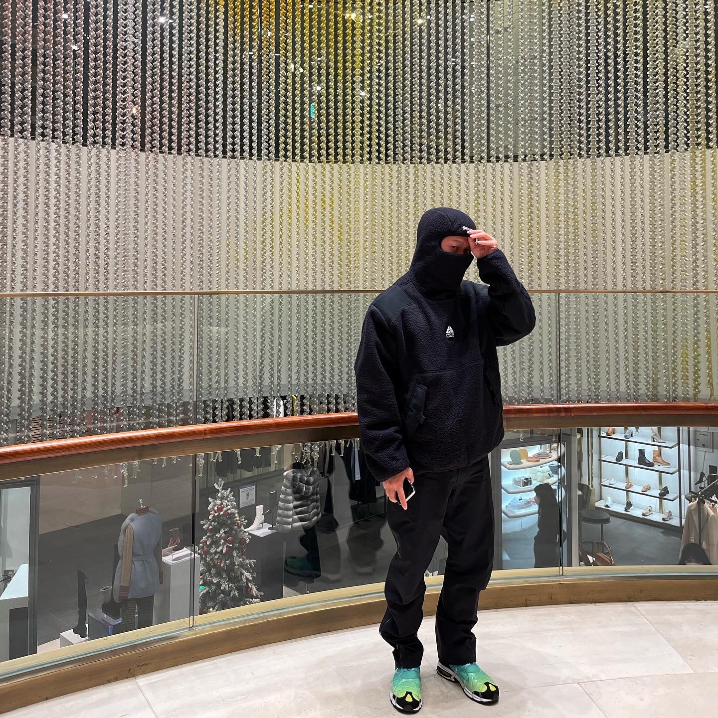 Supreme x Nike ACG Fleece Pullover Black - 22FW, Arc'teryx Beta Pants Black 착용 스타일 - 2