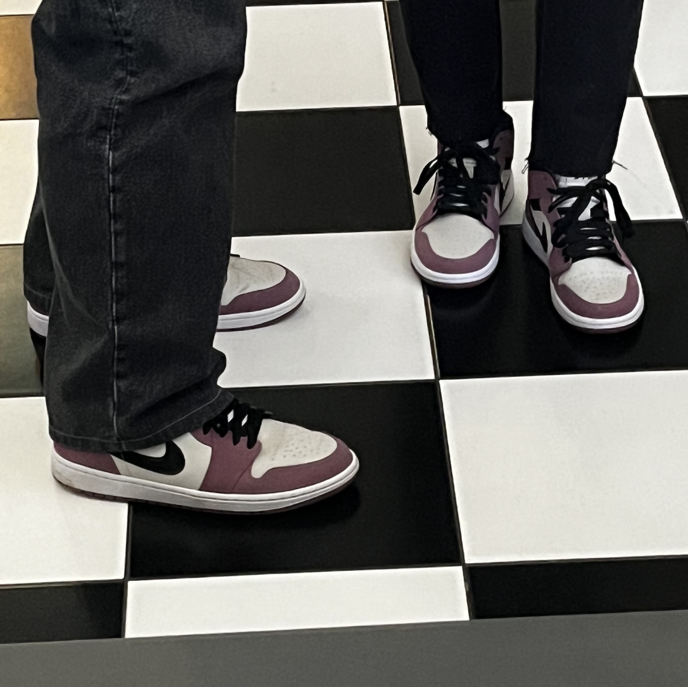 (W) Jordan 1 Mid SE Light Mulberry 착용 스타일 - 1