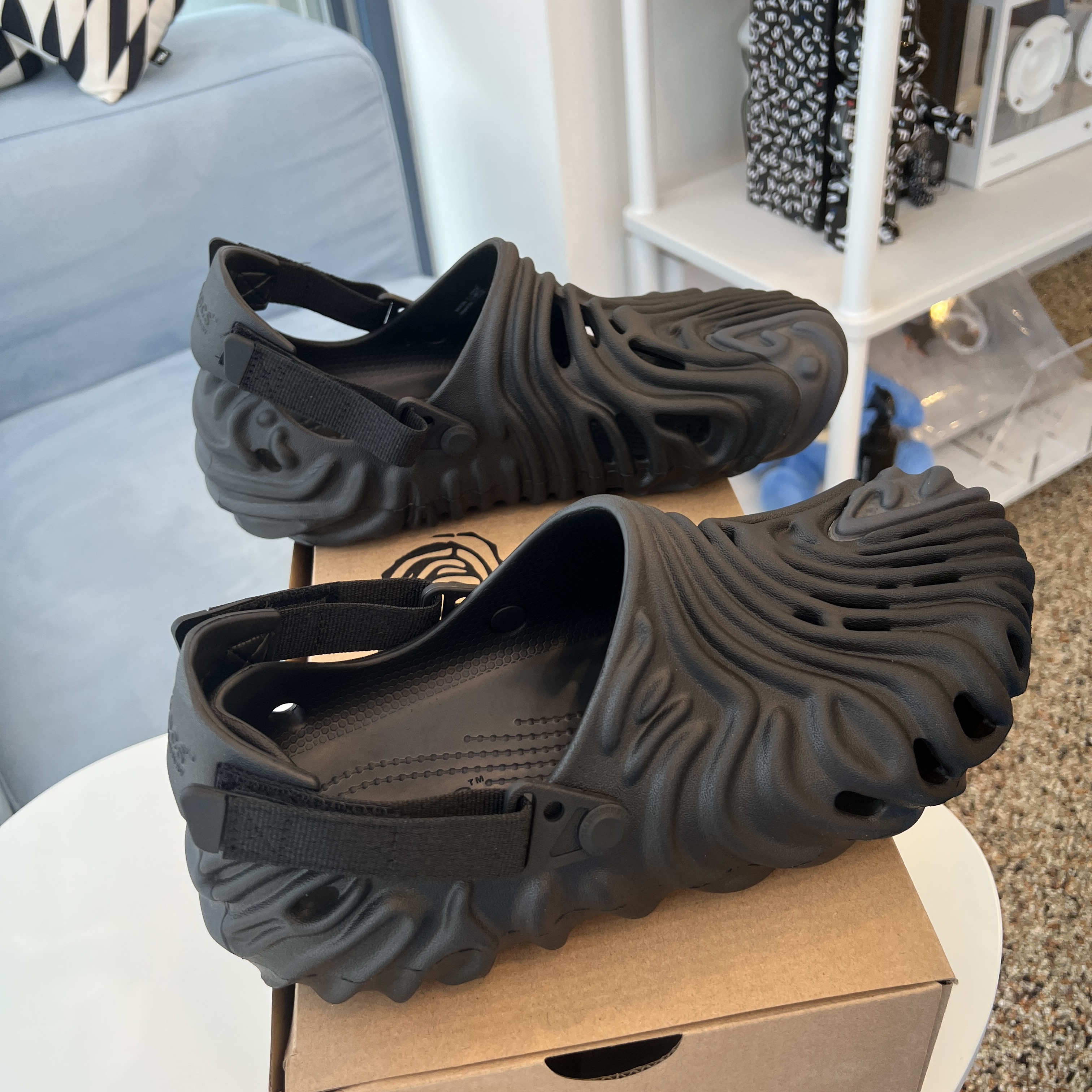 Crocs x Salehe Bembury Pollex Clog Sasquatch 착용 스타일