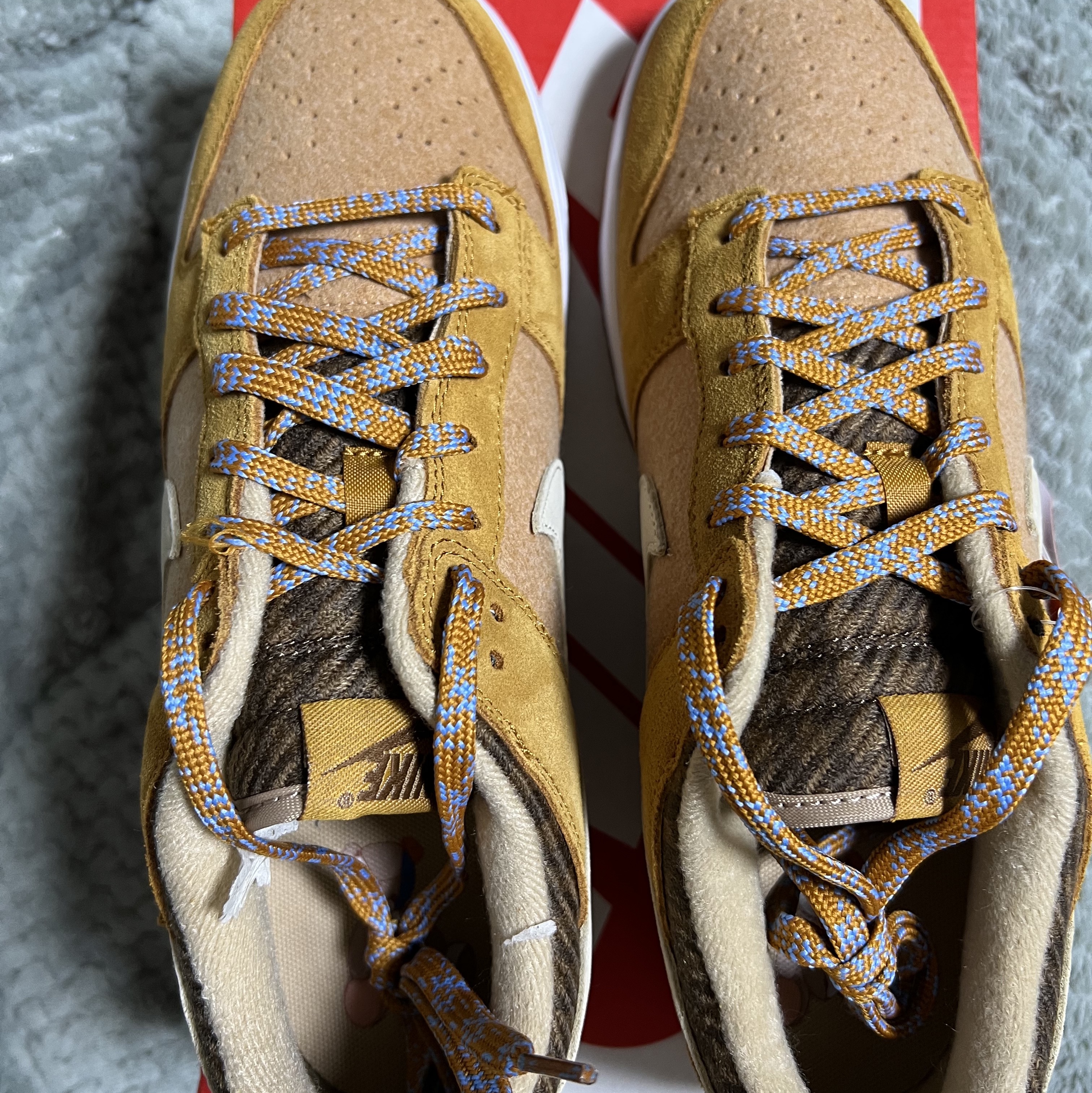 Nike Dunk Low SE Praline Desert Ochre 착용 스타일 - 1
