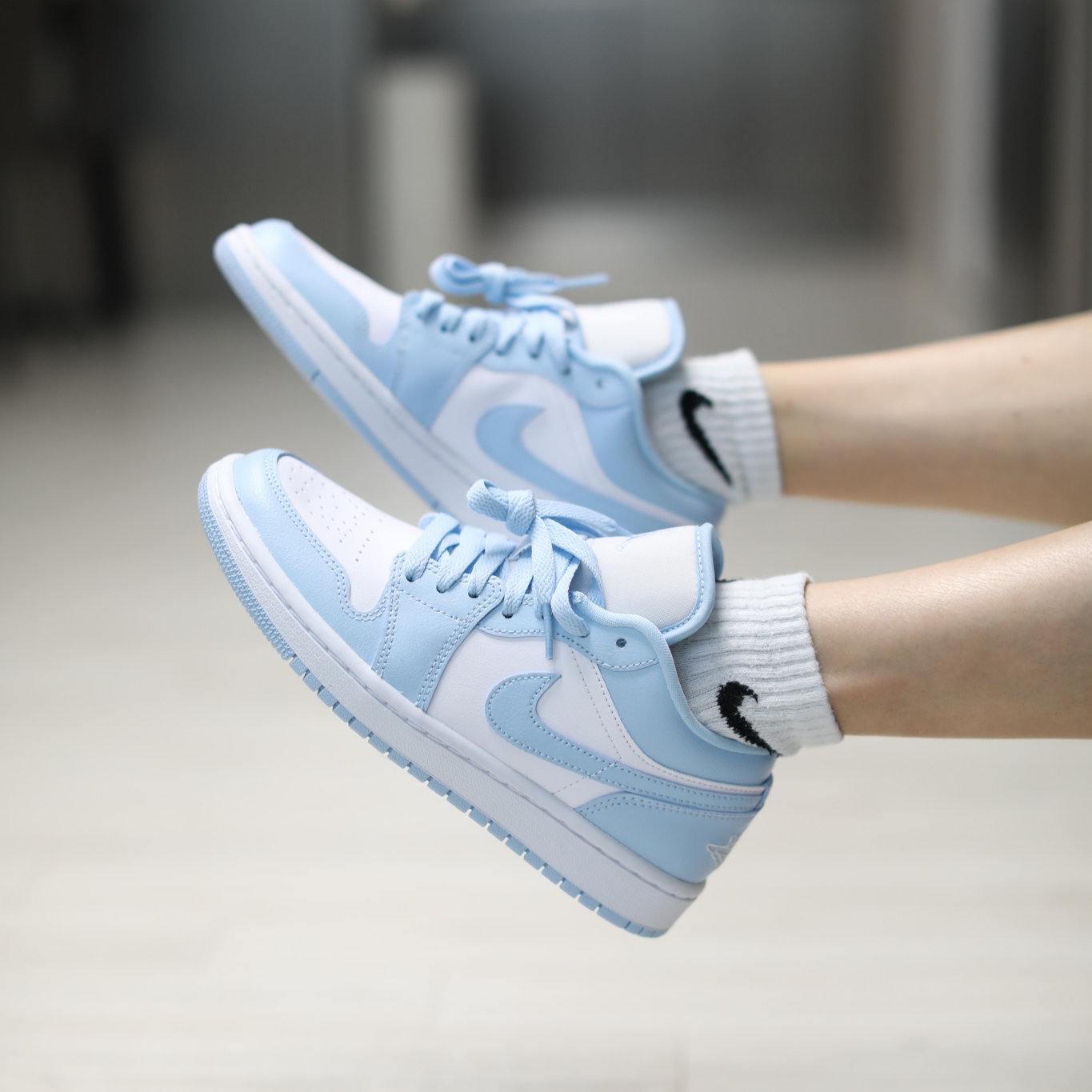 (W) Jordan 1 Low White Ice Blue 착용 스타일