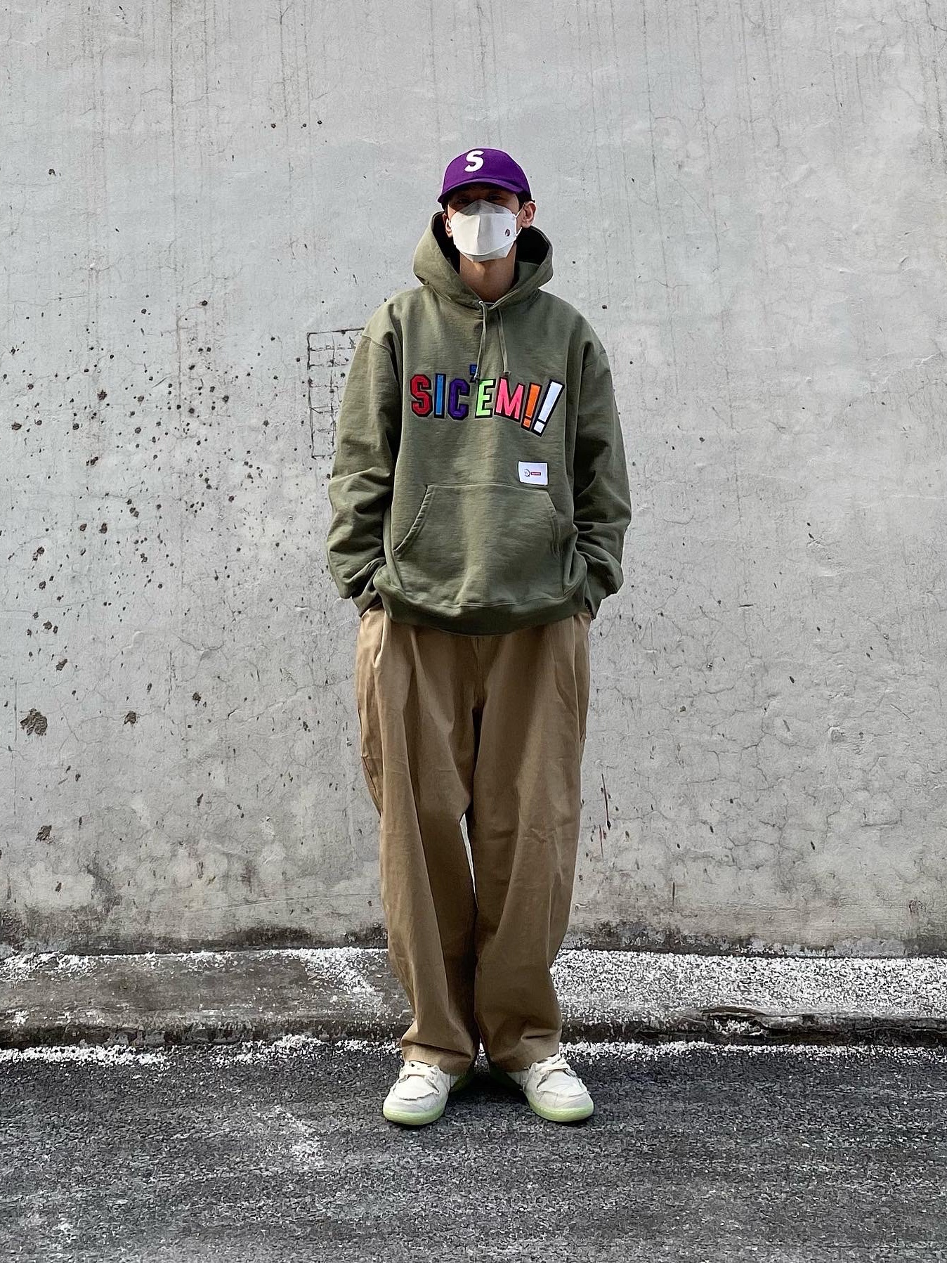 Supreme x WTAPS Sic'em! Hooded Sweatshirt Light Olive - 21FW, Nike SB Dunk Low Pro Premium Mummy 착용 스타일 - 2