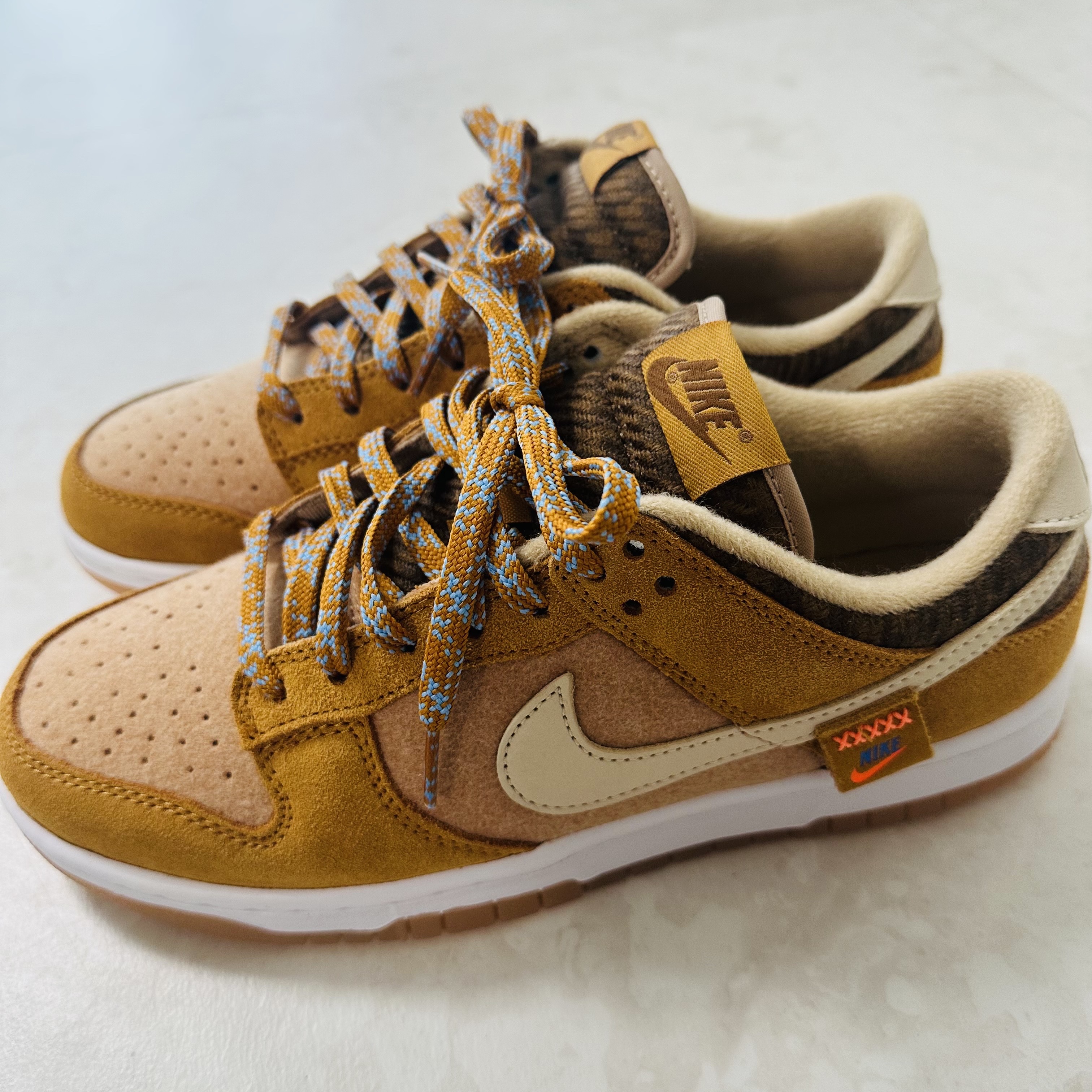 Nike Dunk Low SE Praline Desert Ochre 착용 스타일 - 3