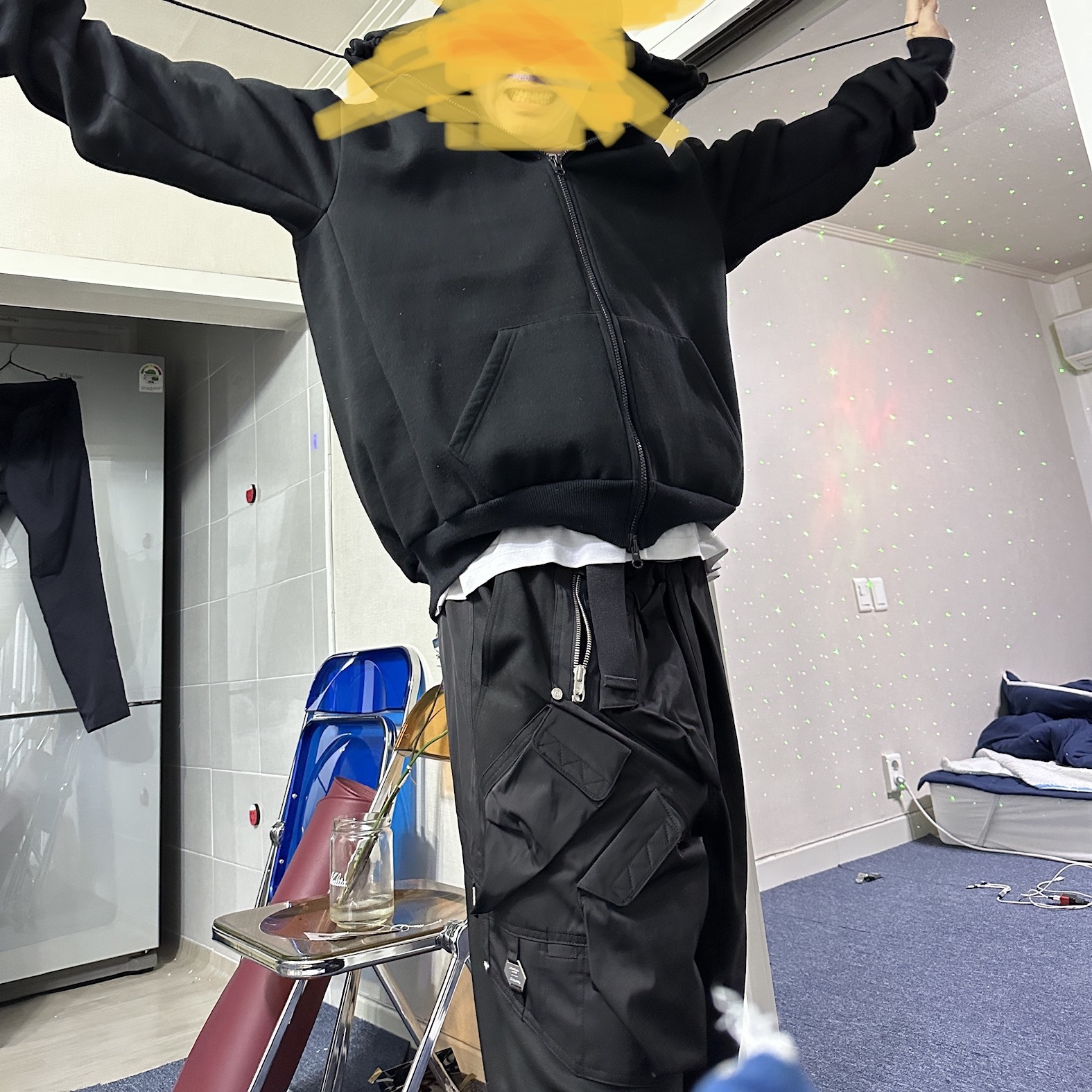 Undermycar x Ohhyunseog Boltume.5 Hardware Cargo Pocket Wide Pants Turbo Black - 22FW 착용 스타일 - 2