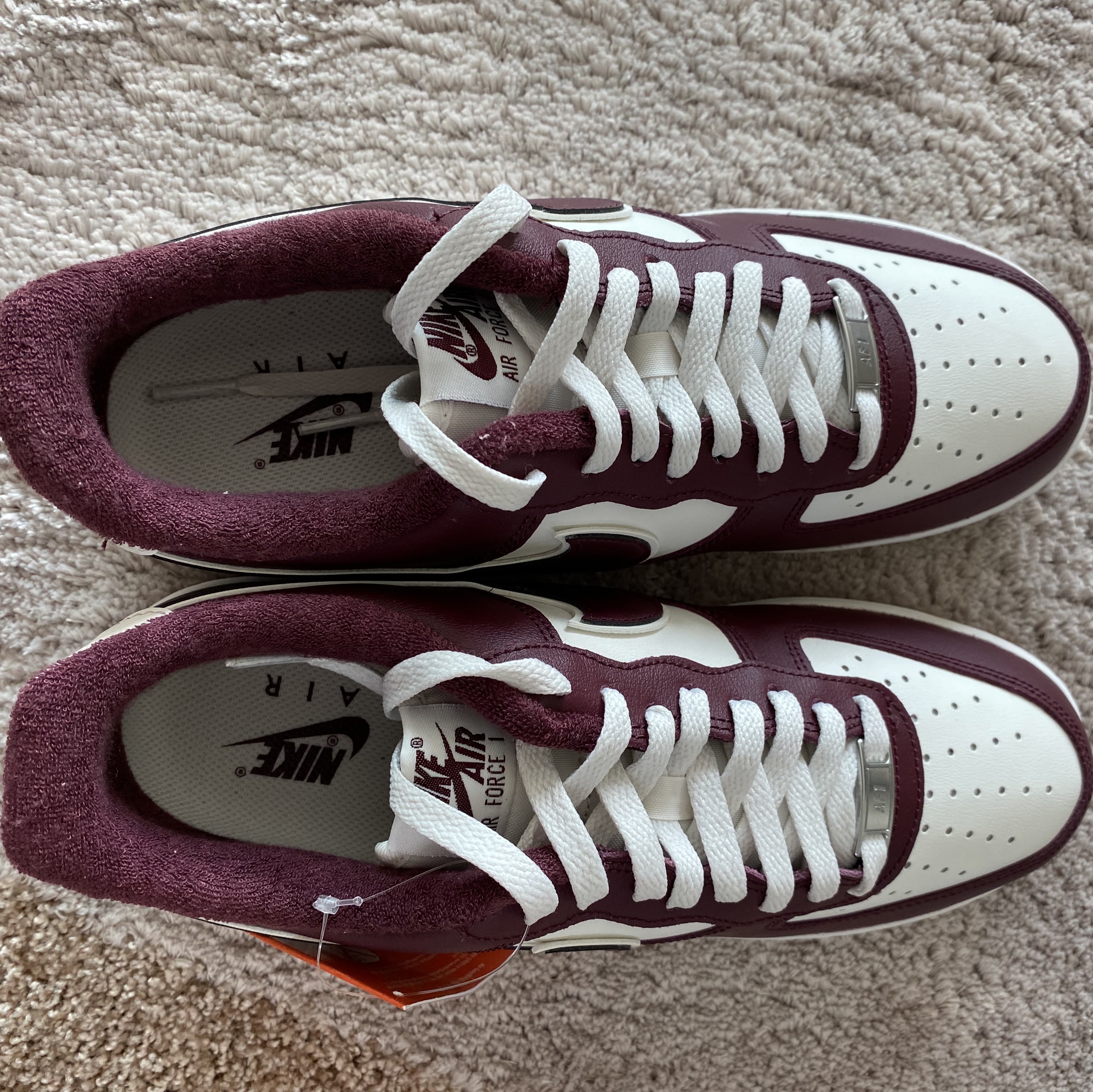 Nike Air Force 1 '07 LV8 Night Maroon 착용 스타일 - 3