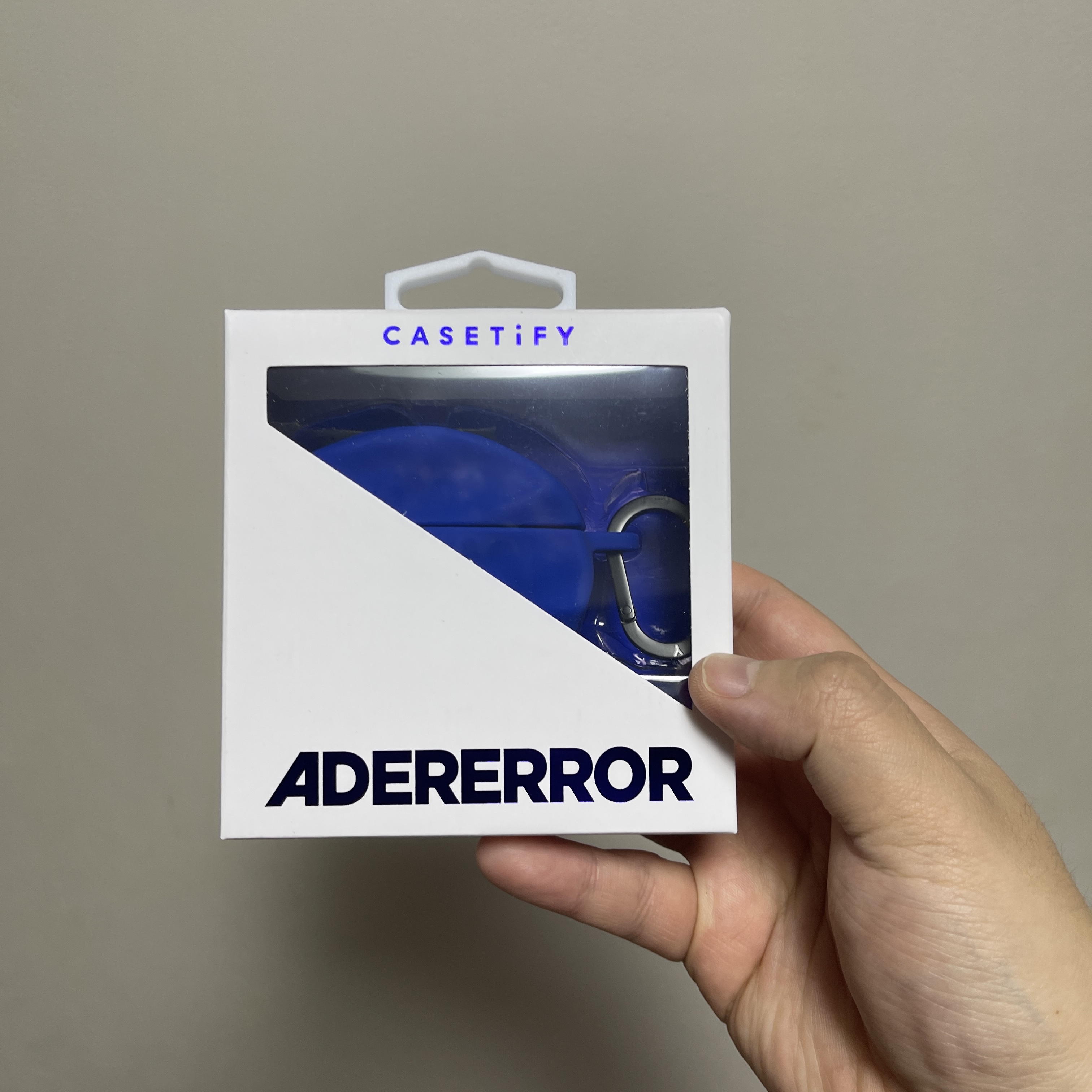 Casetify x Ader Error Wavy Collectable AirPods Pro 1st/2nd gen Case Blue 착용 스타일 - 1