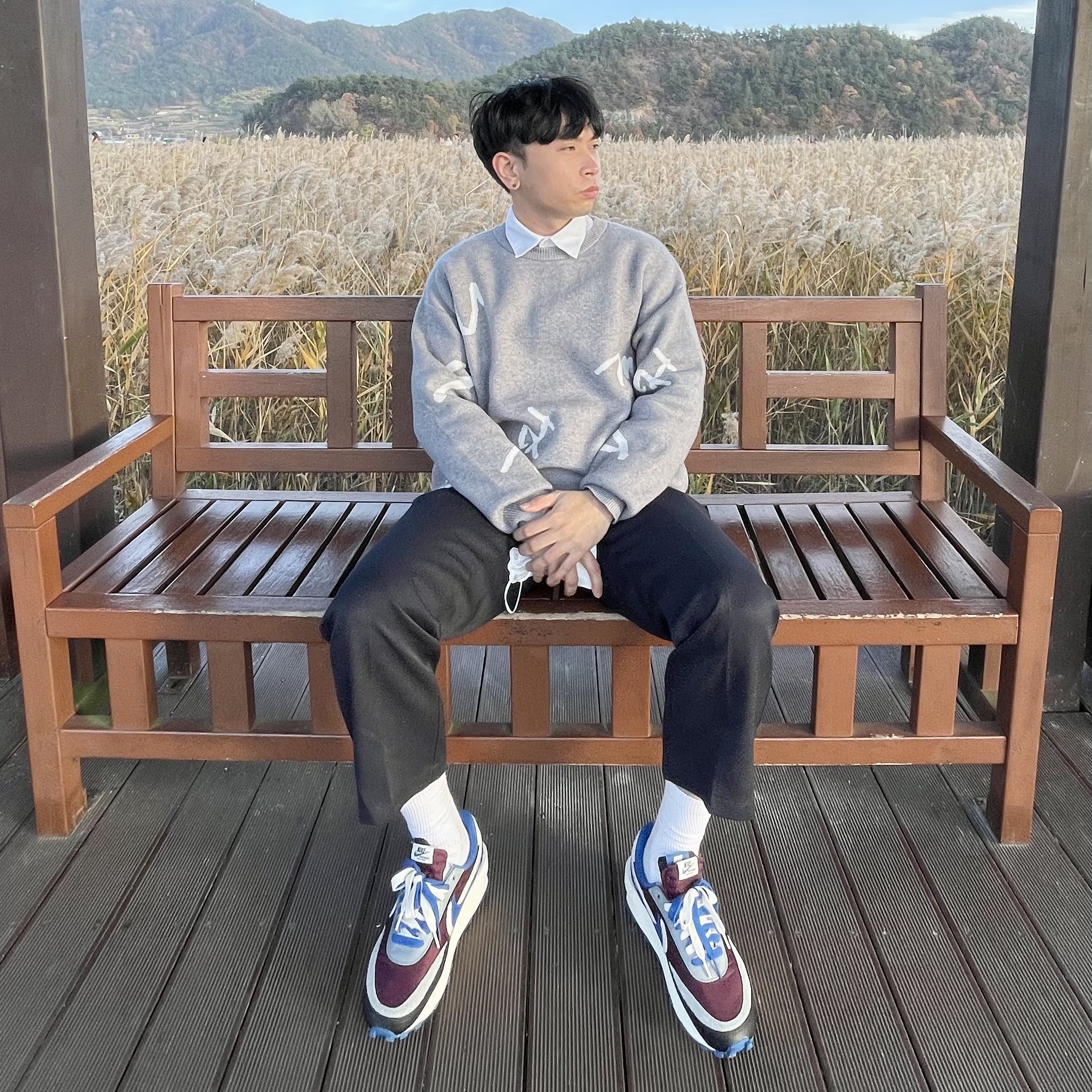 Nike x Sacai x Undercover LDWaffle Night Maroon Team Royal 착용 스타일