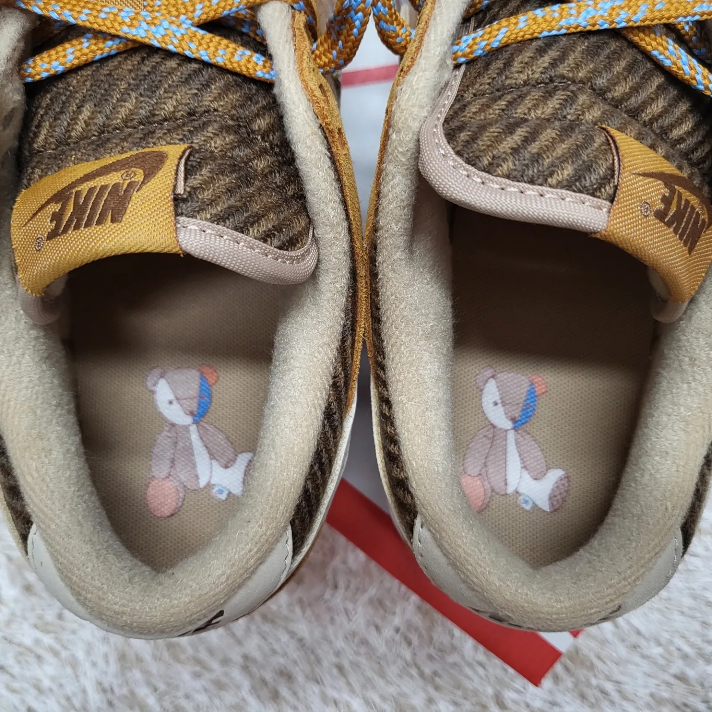Nike Dunk Low SE Praline Desert Ochre 착용 스타일 - 3