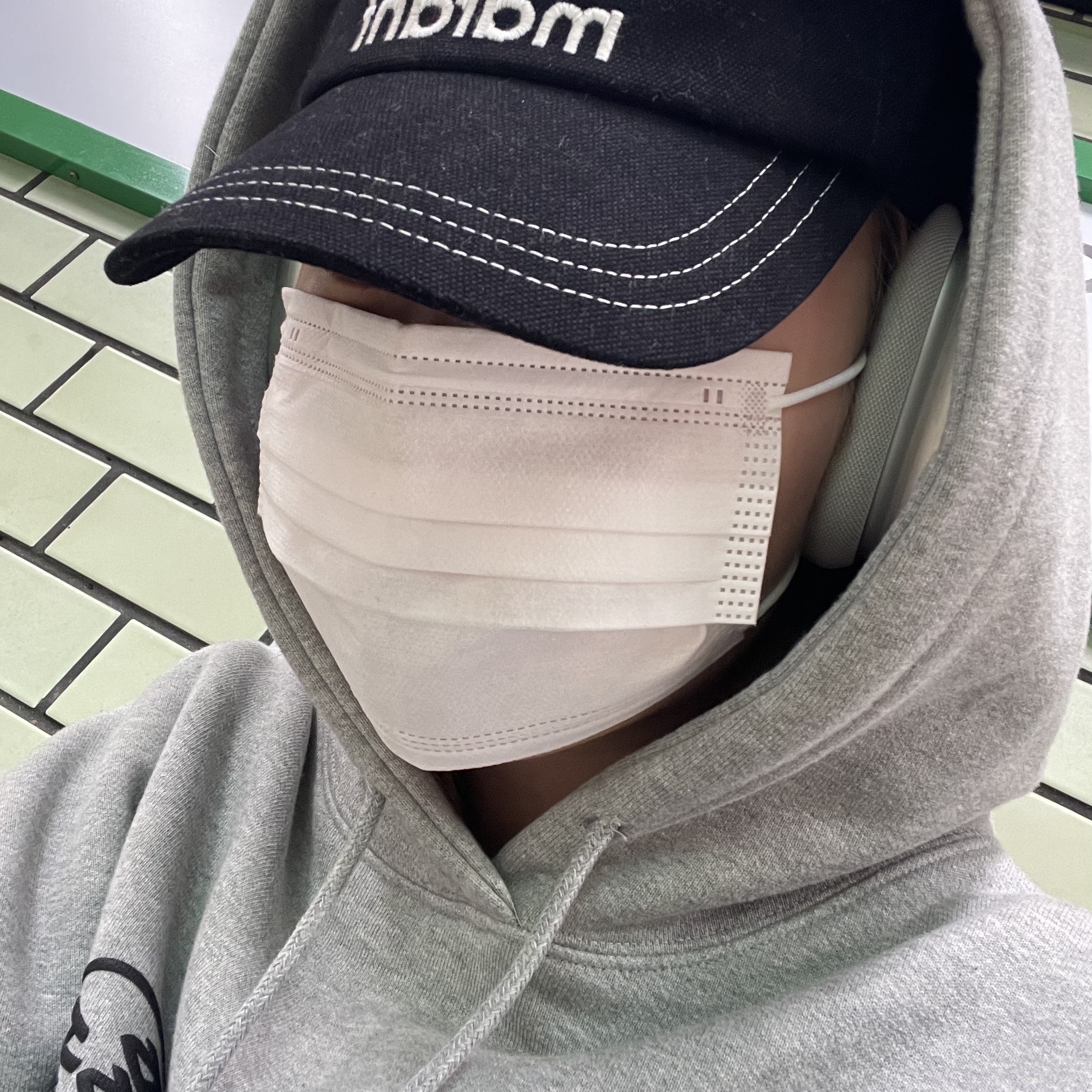 Isabel Marant Tyronh Cap Black - 21FW, Dada Logo Hoodie Grey 착용 스타일 - 1