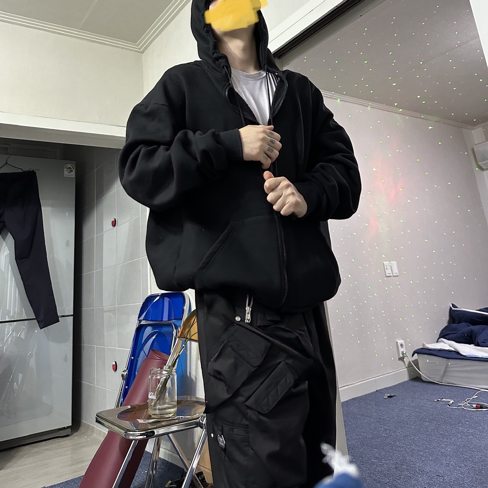 Undermycar x Ohhyunseog Boltume.5 Hardware Cargo Pocket Wide Pants Turbo Black - 22FW 착용 스타일 - 3
