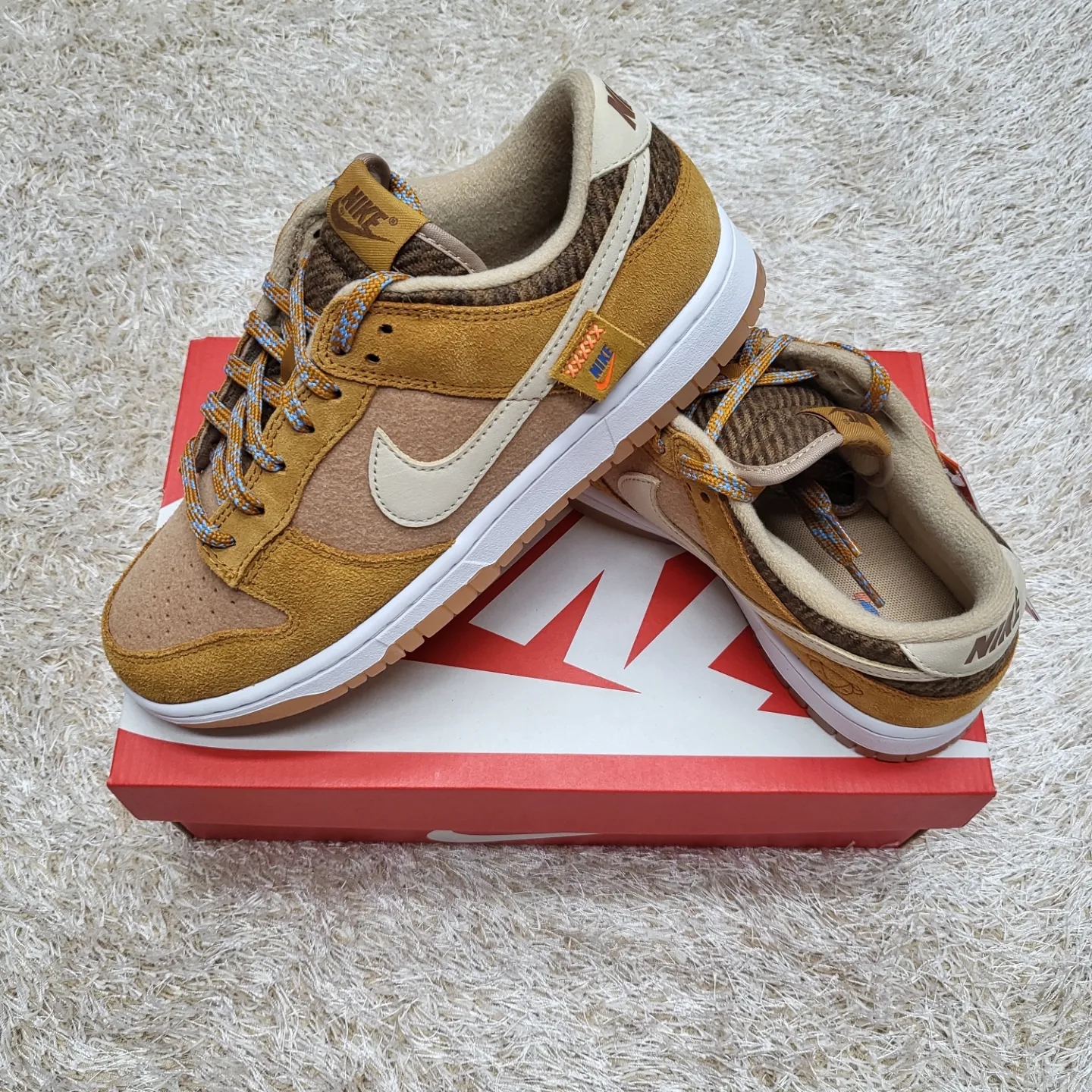 Nike Dunk Low SE Praline Desert Ochre 착용 스타일 - 1