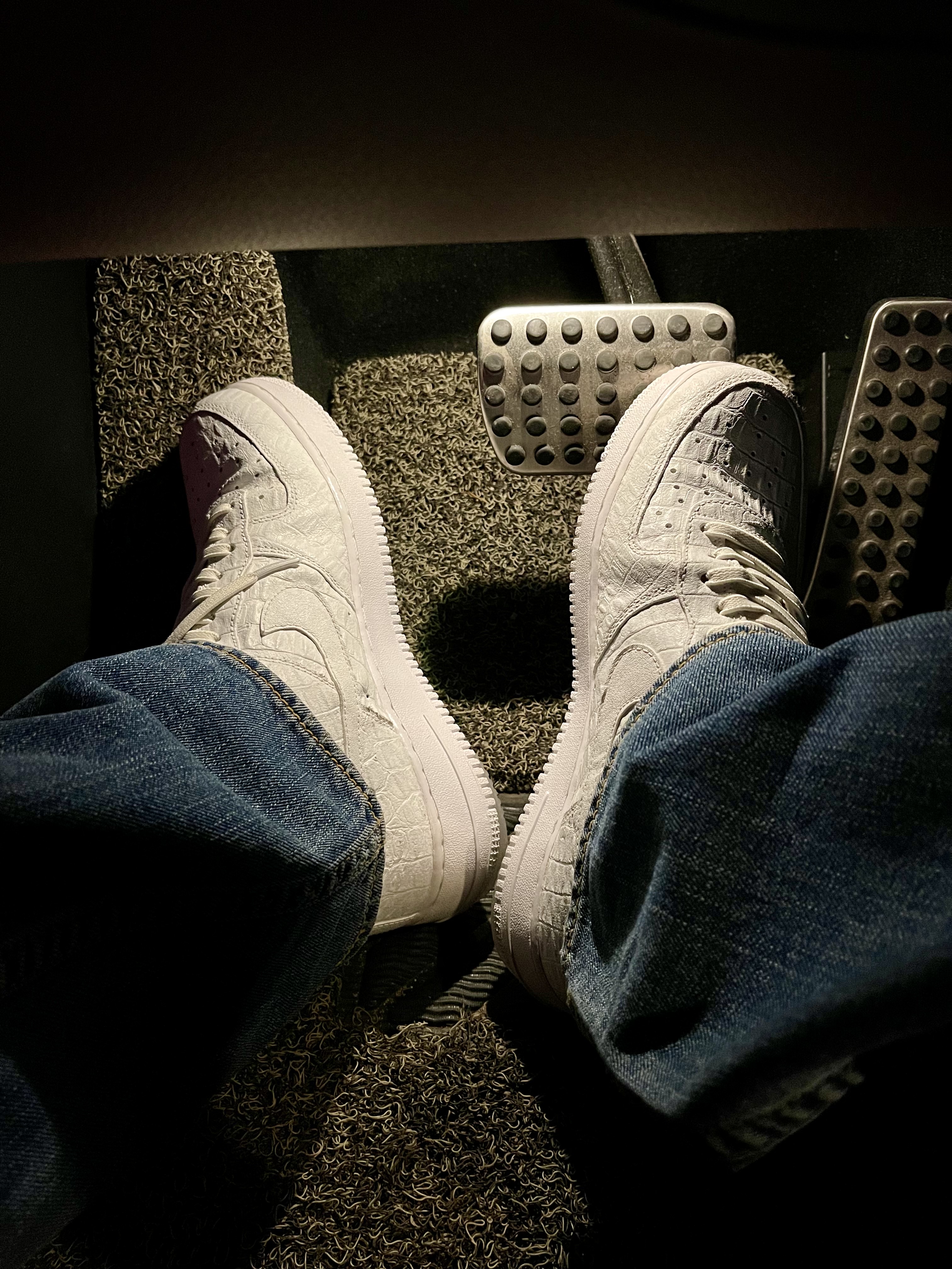 Nike Air Force 1 Low '07 LV8 White Croc 착용 스타일 - 2