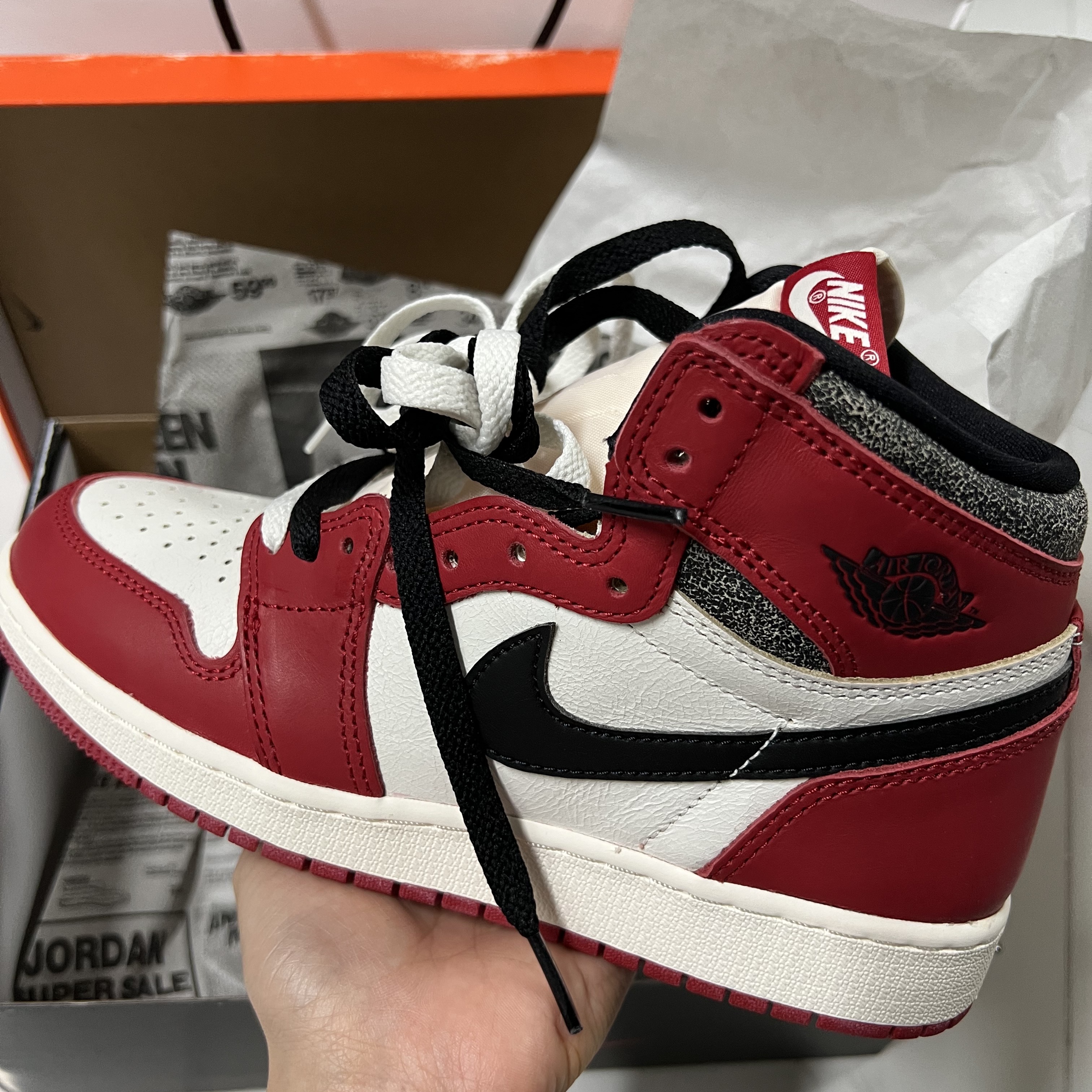 (GS) Jordan 1 Retro High OG Chicago 2022 착용 스타일 - 1
