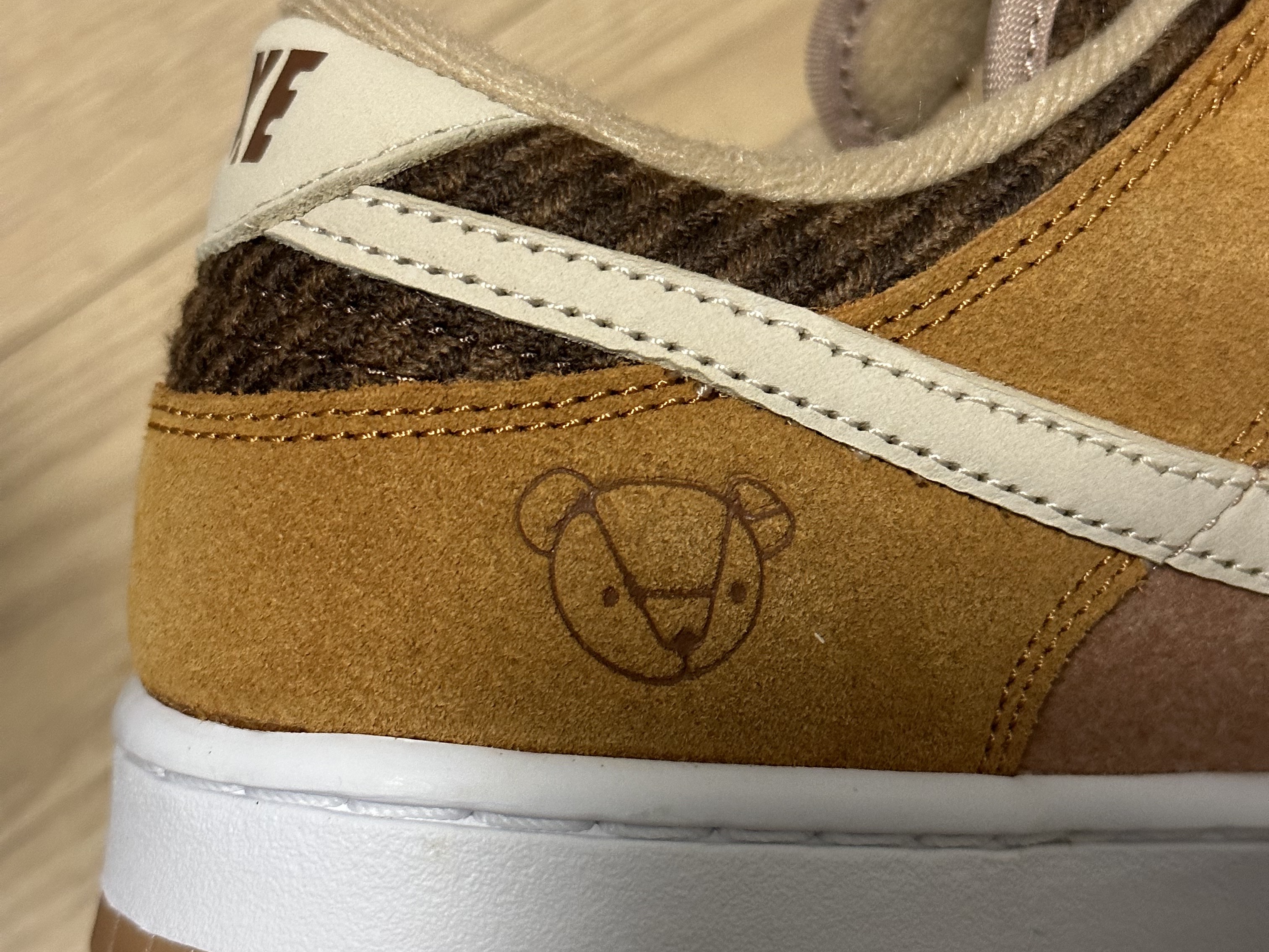 Nike Dunk Low SE Praline Desert Ochre 착용 스타일 - 4