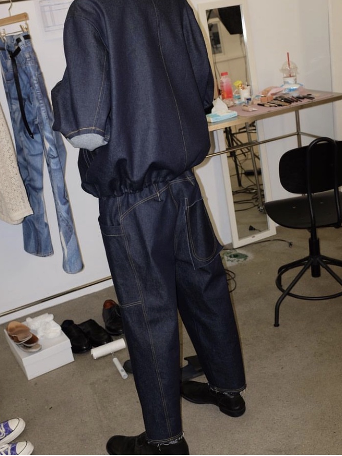 Typing Mistake Curved Line Wide Denim Pants Deep Indigo - 22FW, Typing Mistake Love Trucker Jacket Indigo - 22FW 착용 스타일