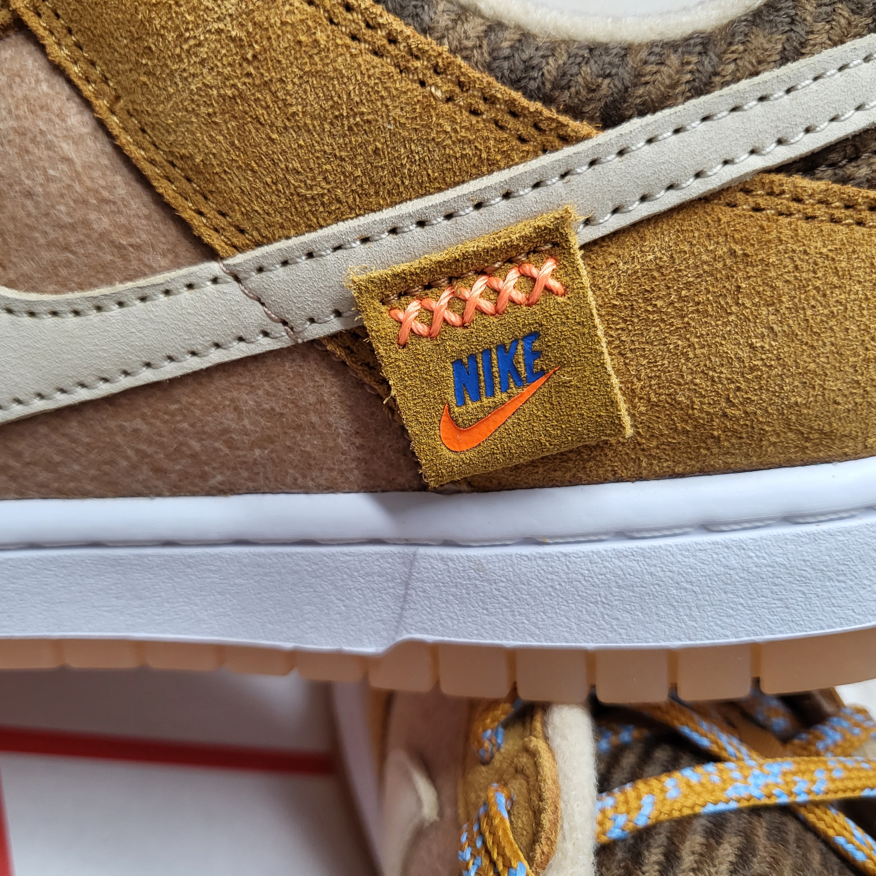 Nike Dunk Low SE Praline Desert Ochre 착용 스타일 - 4