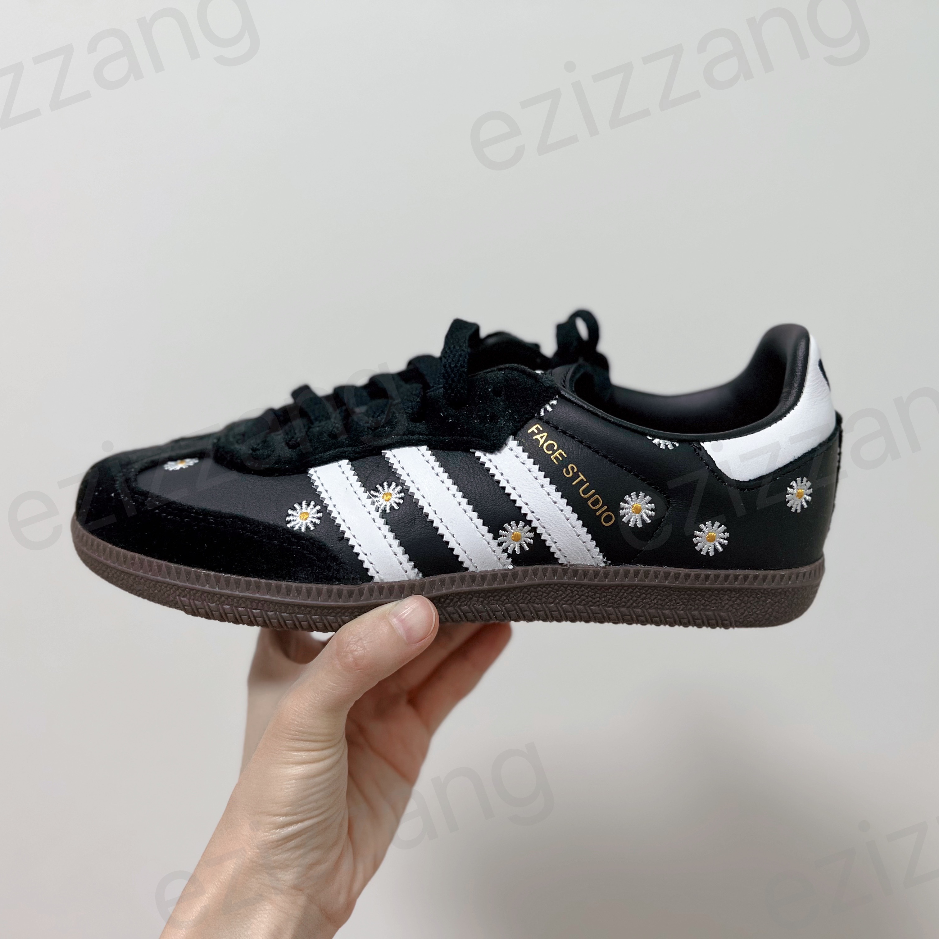Adidas x Atmos x Face Samba OG Core Black 착용 스타일
