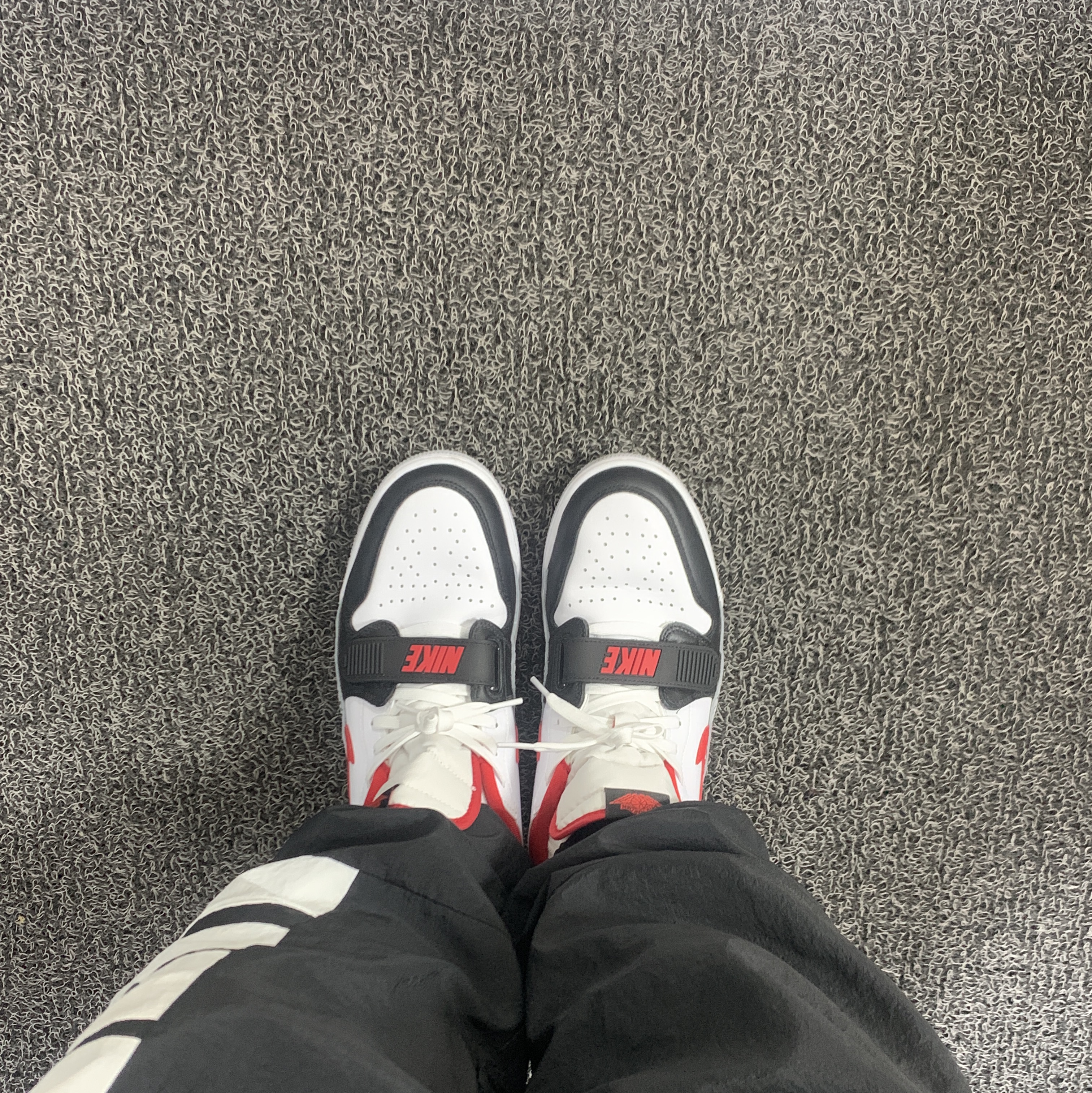 Jordan Legacy 312 Low Fire Red 착용 스타일 - 2