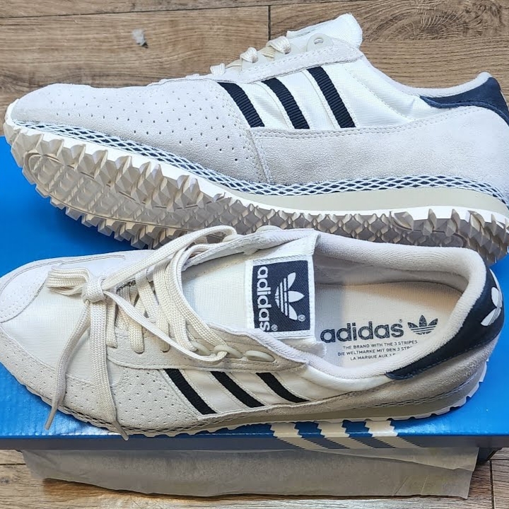 Adidas City Marathon PT Beige Navy 착용 스타일