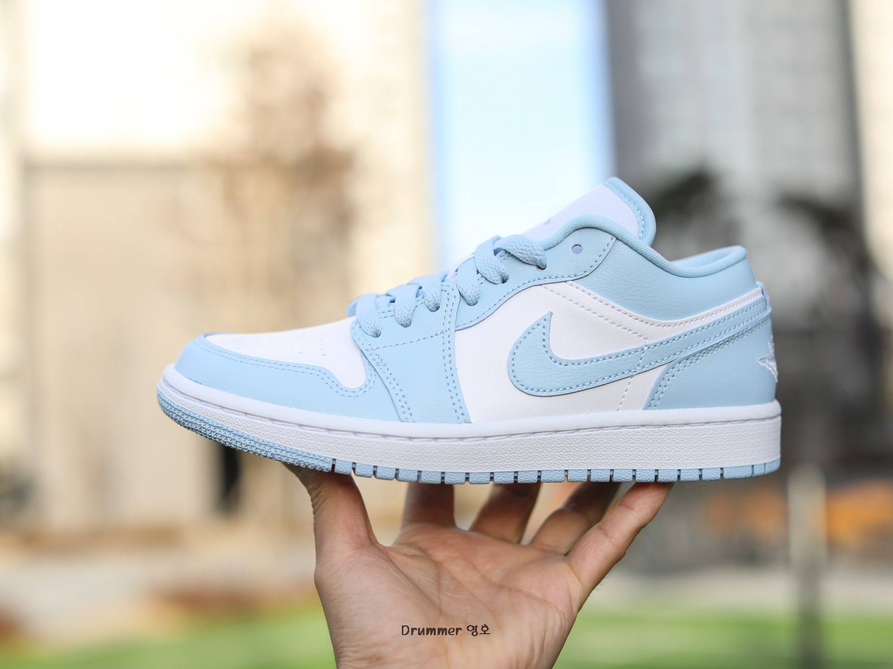 (W) Jordan 1 Low White Ice Blue 착용 스타일