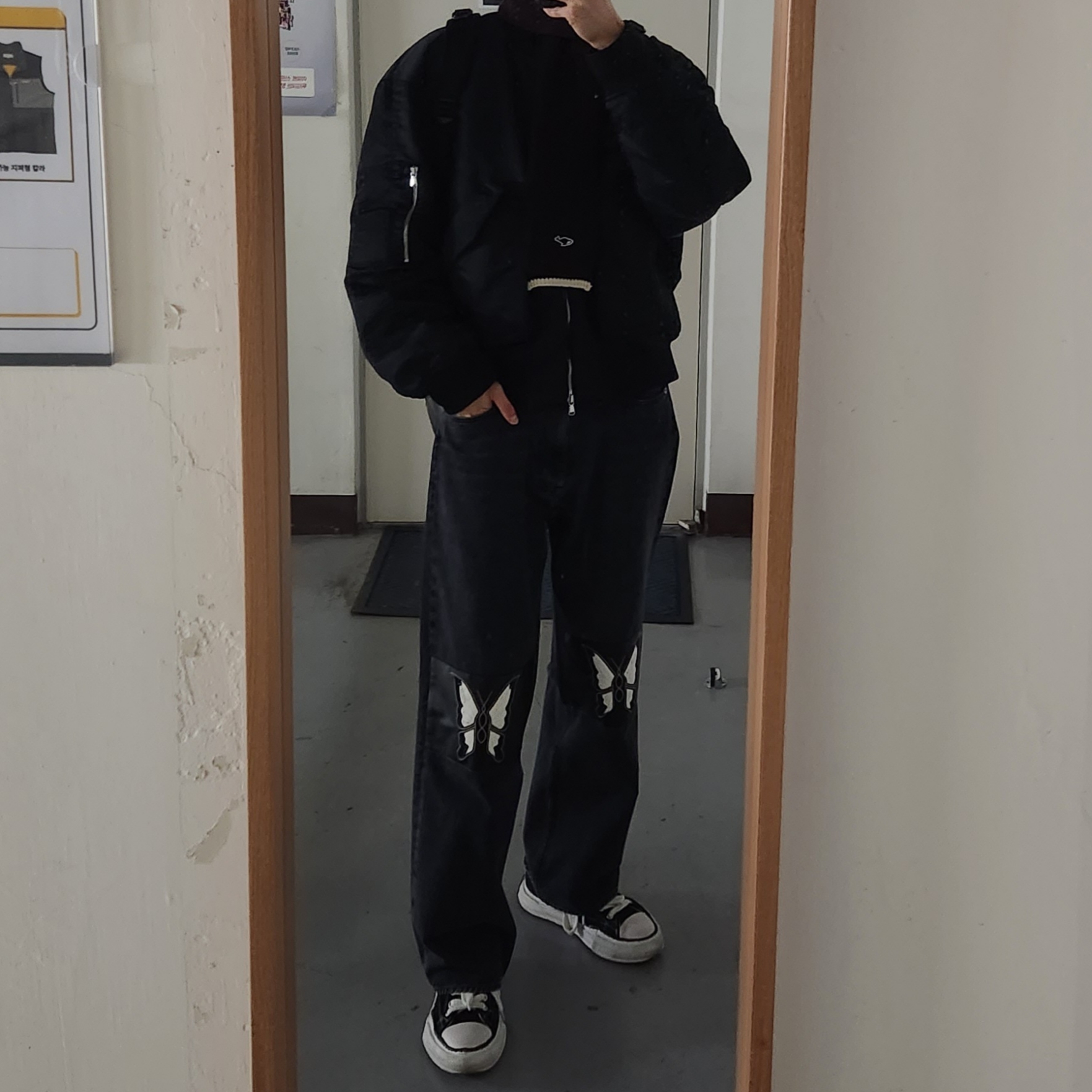 Maison Mihara Yasuhiro Peterson OG Sole Canvas Low Sneakers Black, Our Legacy Third Cut Schmetterling Patch Denim 착용 스타일
