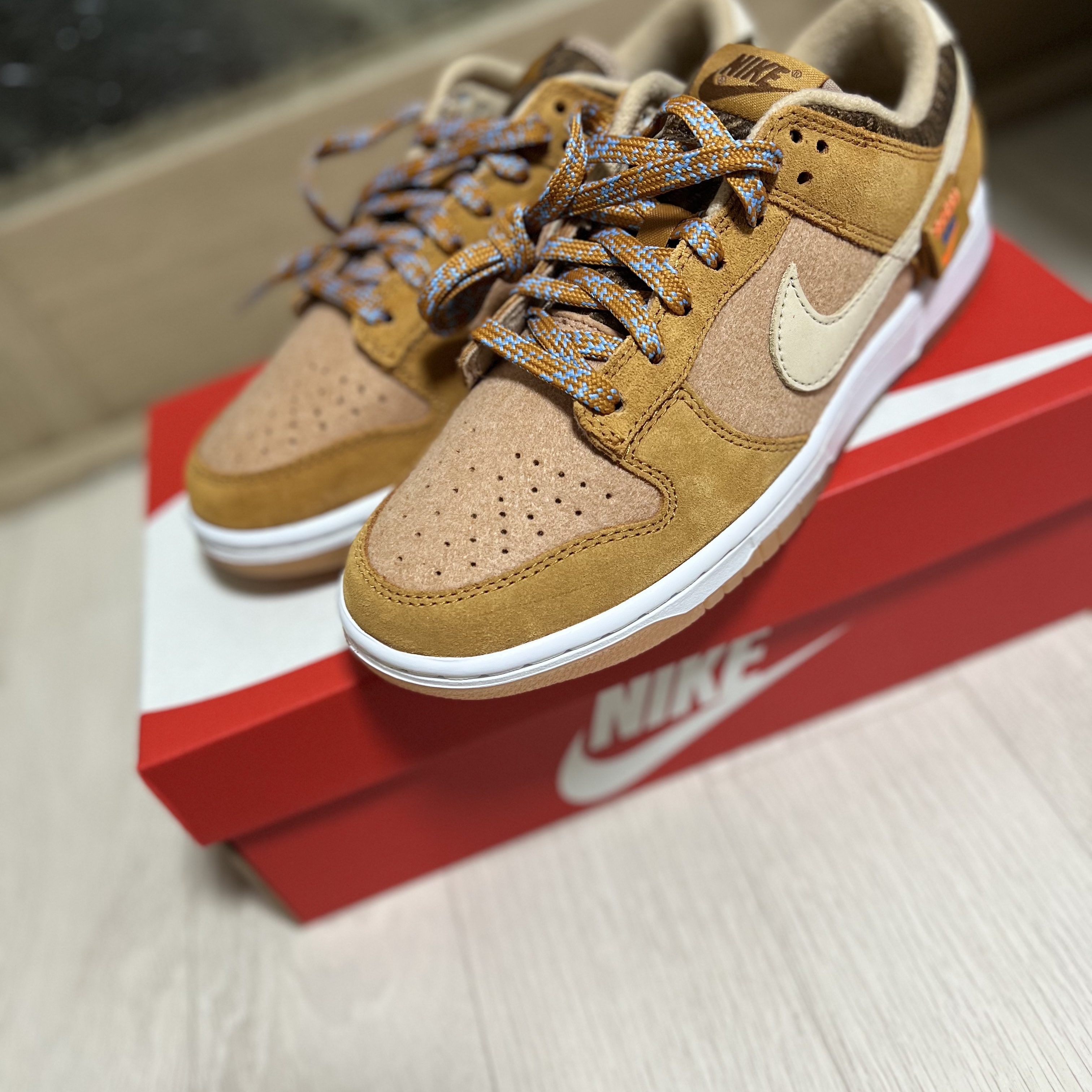 Nike Dunk Low SE Praline Desert Ochre 착용 스타일 - 1