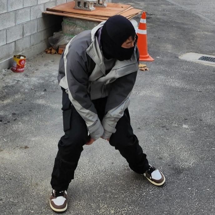 Jordan 1 x Travis Scott Retro High OG SP Mocha, Undermycar Bucky Multi Pocket Dynamic Pants Rookie Black - 22SS 착용 스타일 - 4