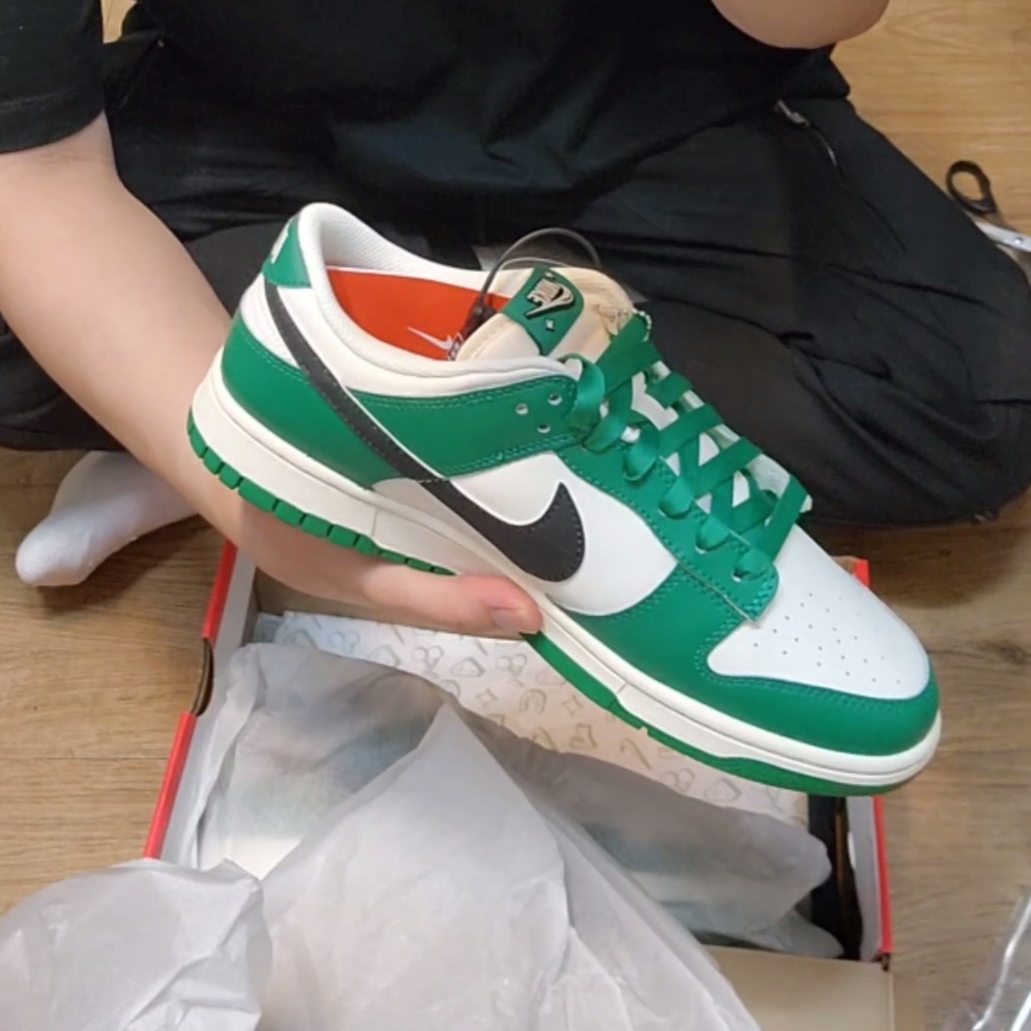 Nike Dunk Low Retro SE Jackpot Malachite 착용 스타일