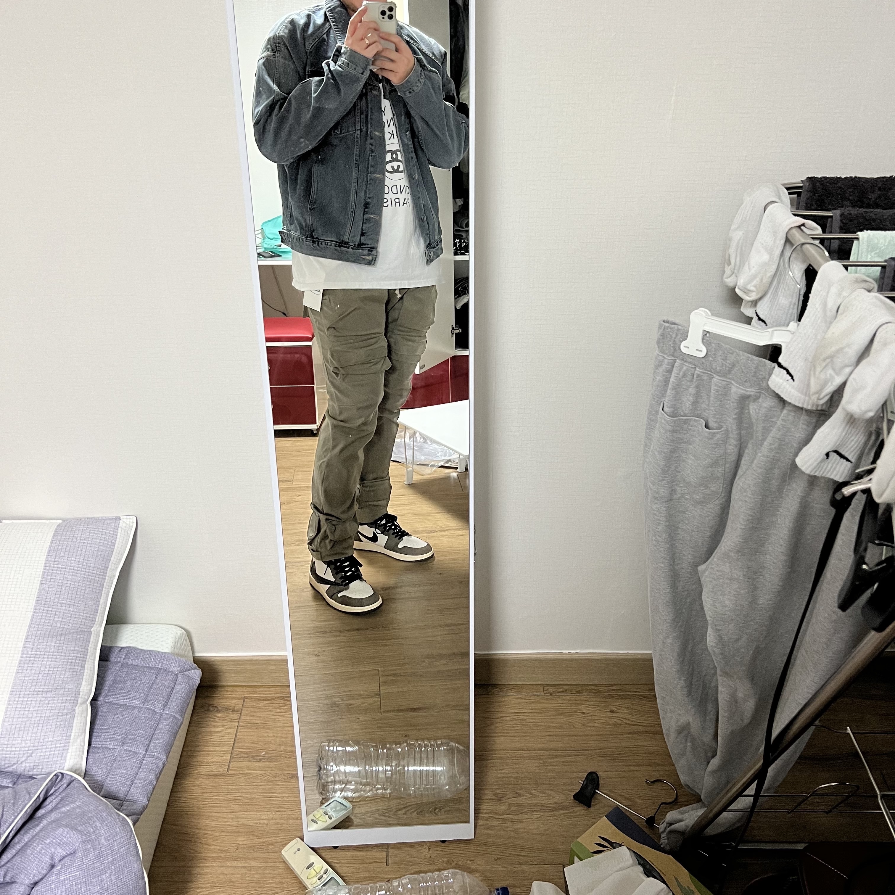 Stussy x CDG MA-1 Jacket Olive, Jordan 1 x Travis Scott Retro High OG SP Mocha 착용 스타일 - 2