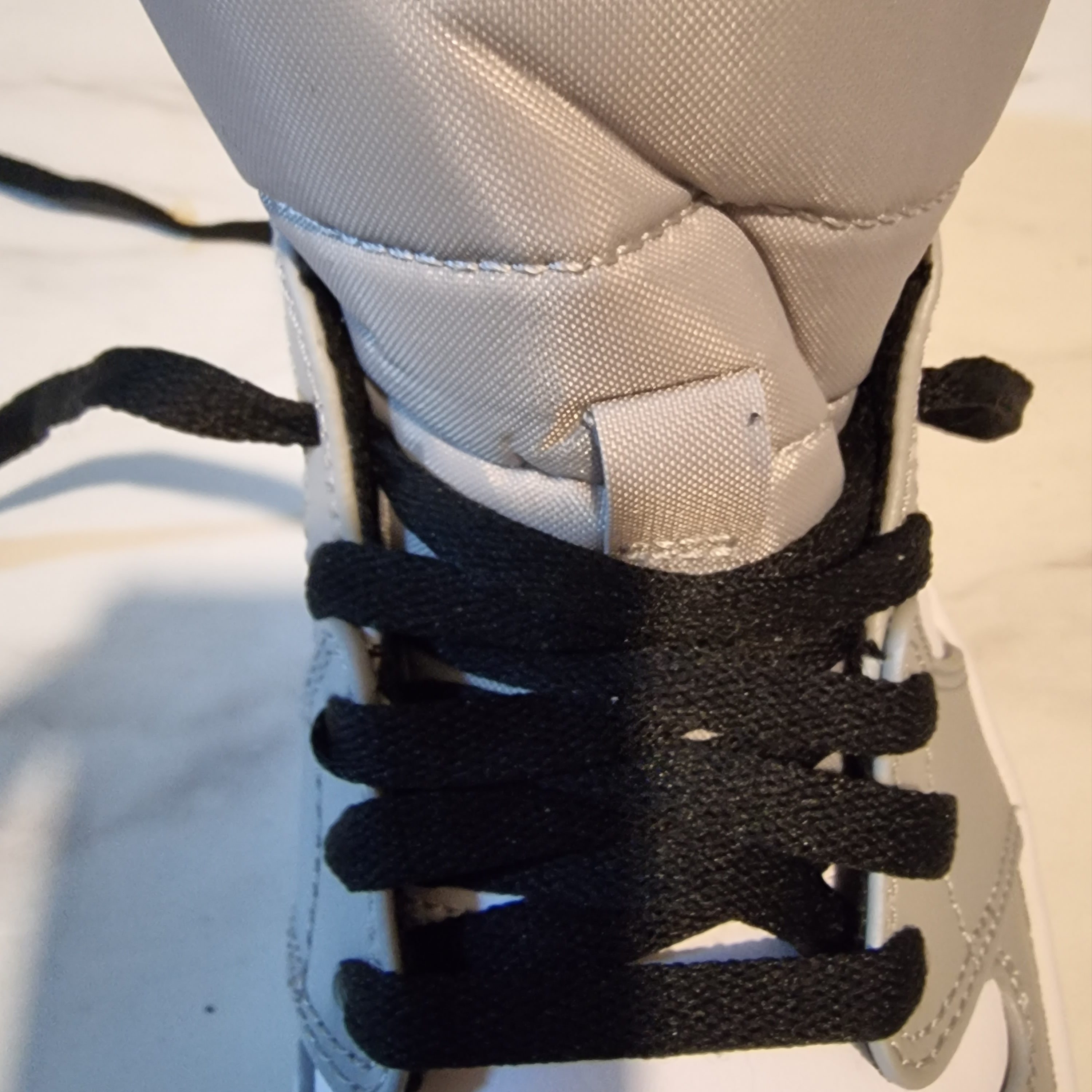 Jordan 1 Mid Light Smoke Grey 착용 스타일