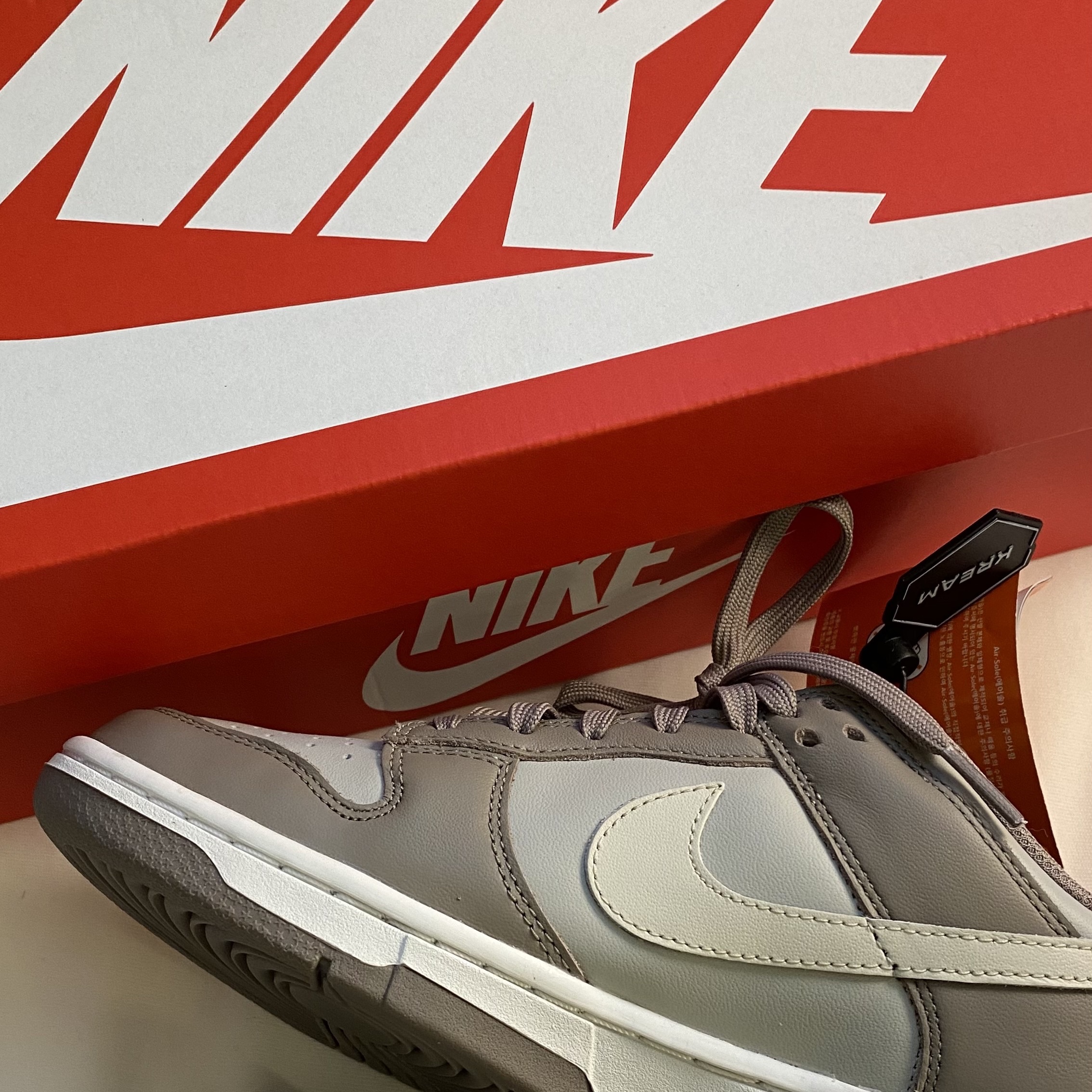 (W) Nike Dunk Low Moon Fossil 착용 스타일
