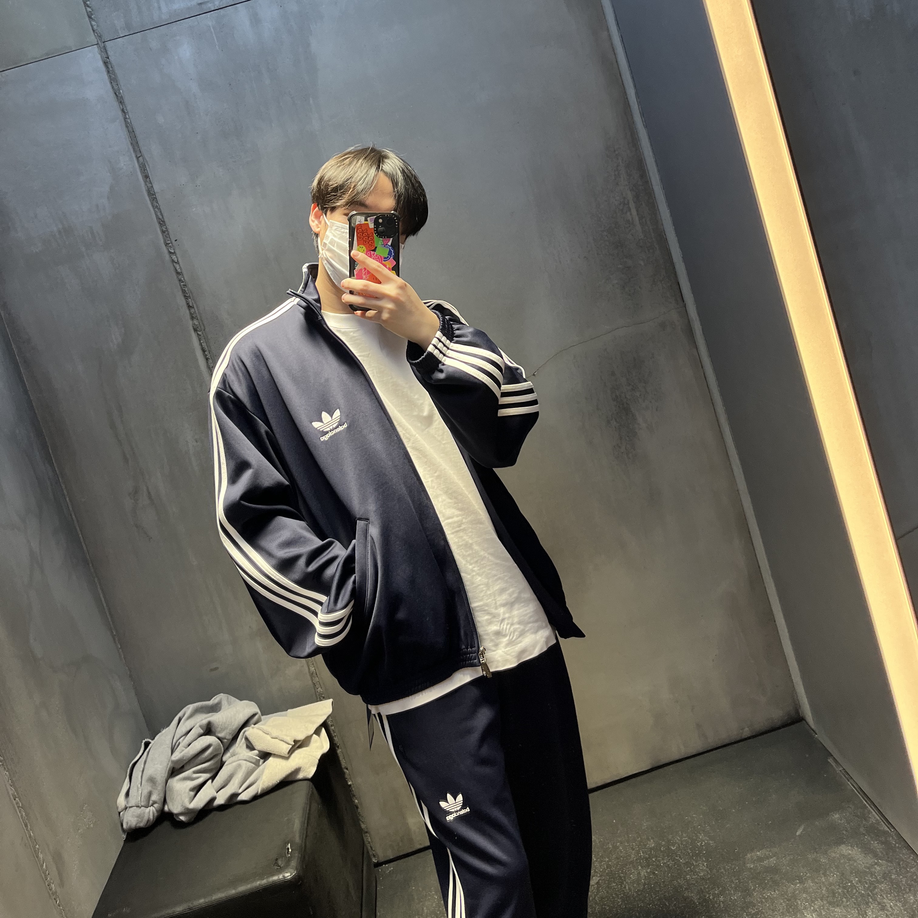 Balenciaga x Adidas Cotton Terry Jersey Tracksuit Jacket Navy Blue, Balenciaga x Adidas Cropped Sweatpants Navy Blue 착용 스타일