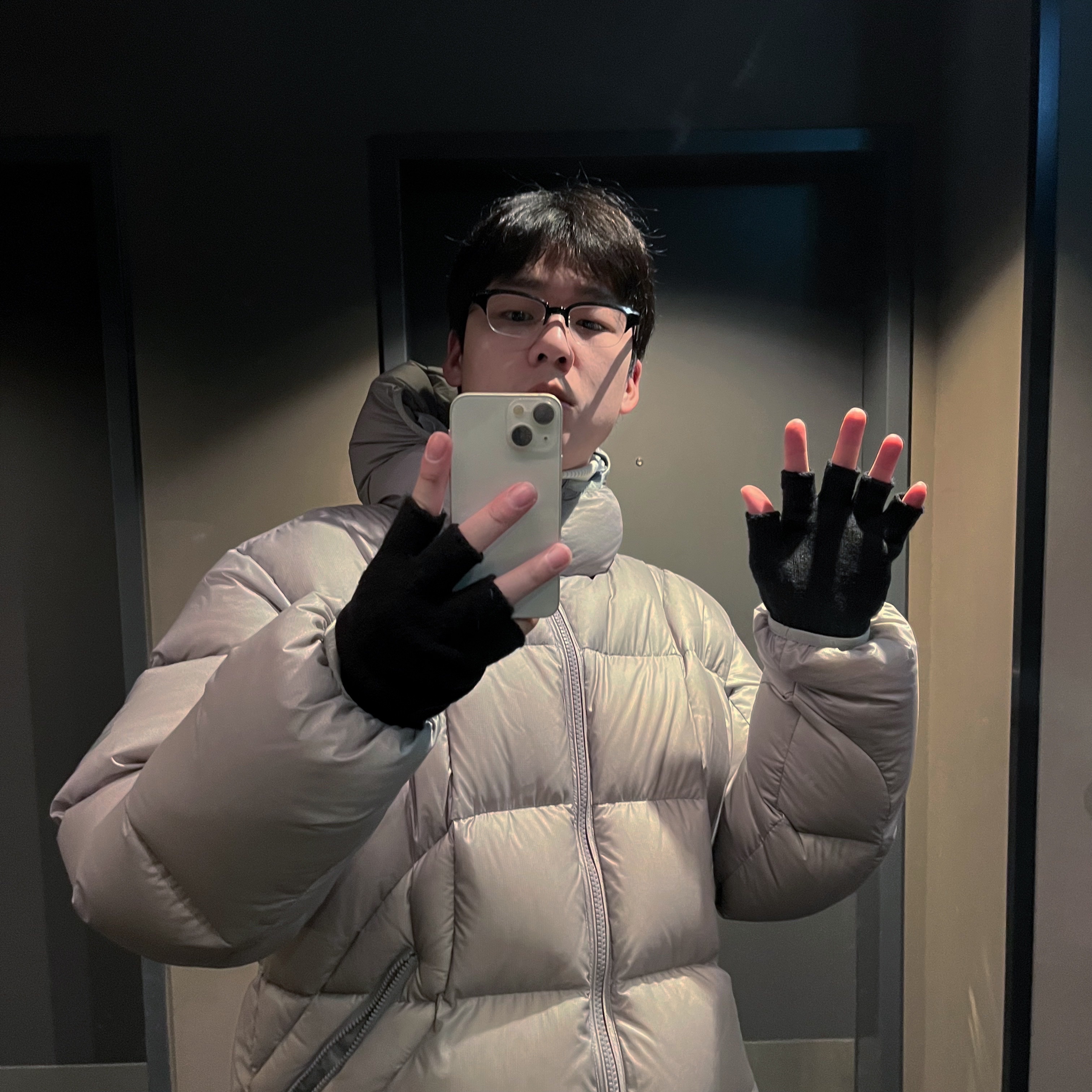 Palace Pertex Frost Balaclava Puffa Grey - 22FW 착용 스타일